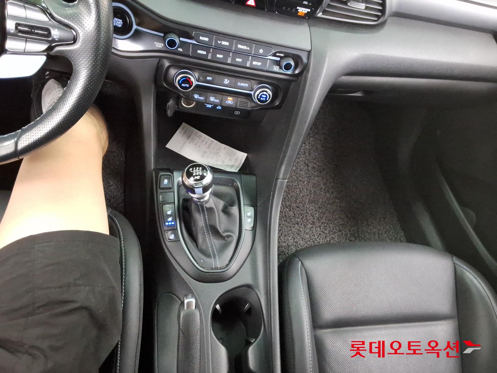 2019 - hyundai veloster