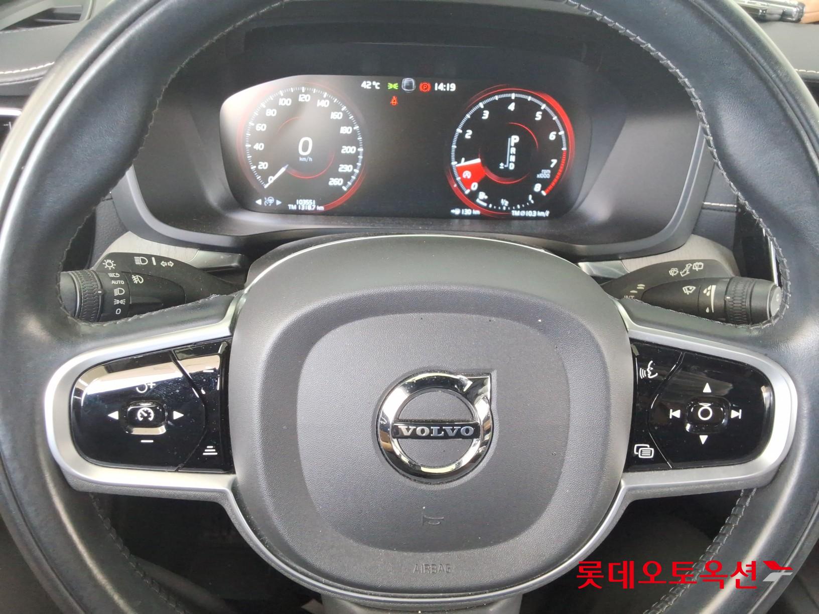 فولفو V60 2020 دفع رباعي