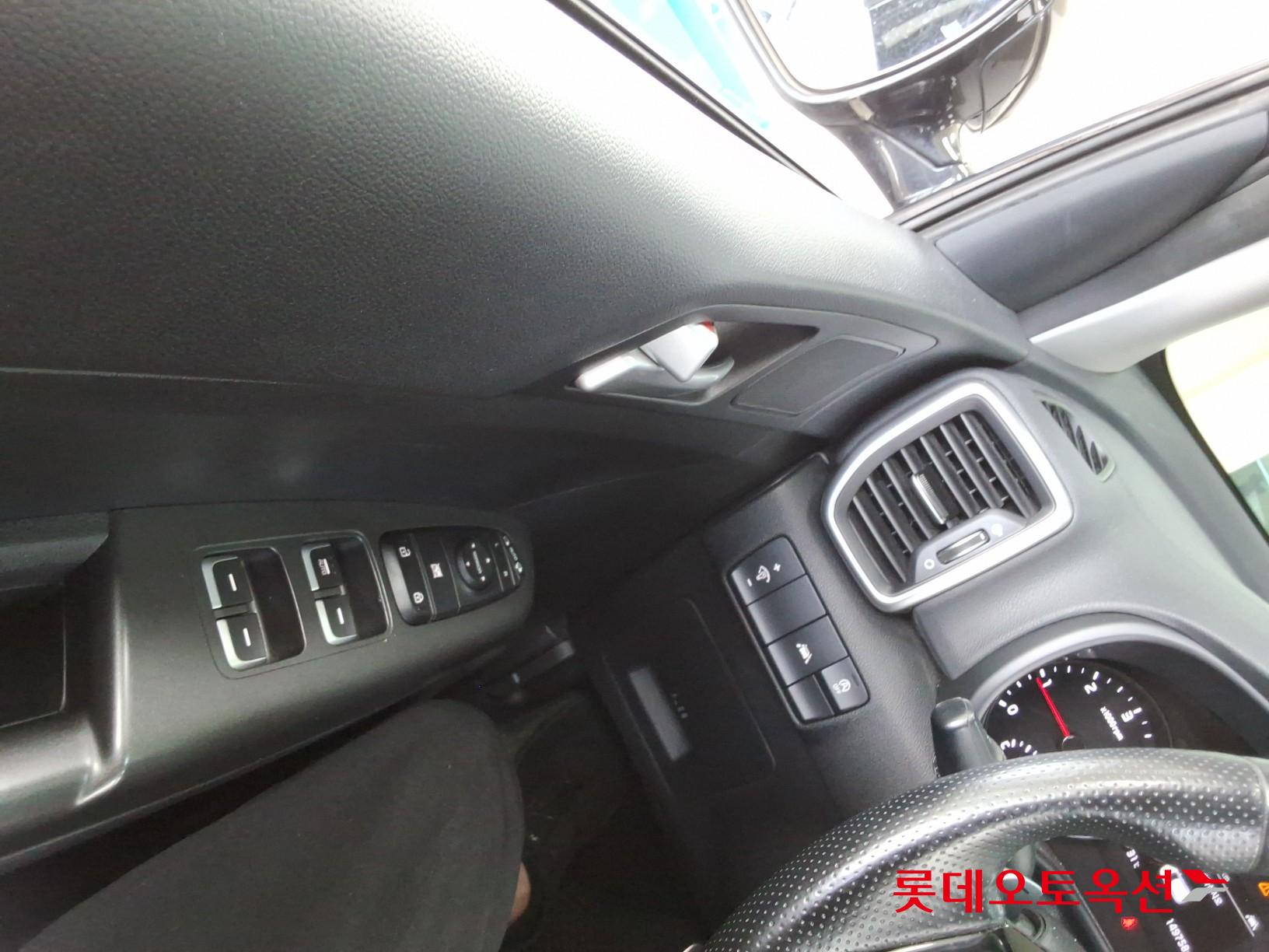 2022 - kia sportage