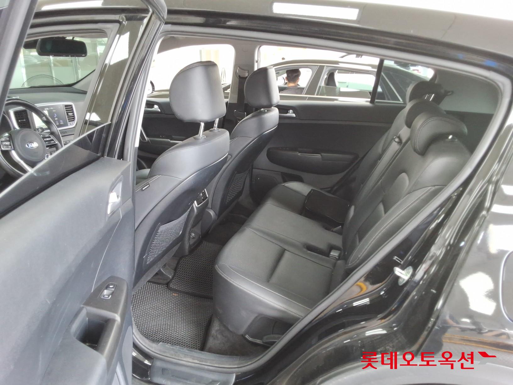 2022 - kia sportage
