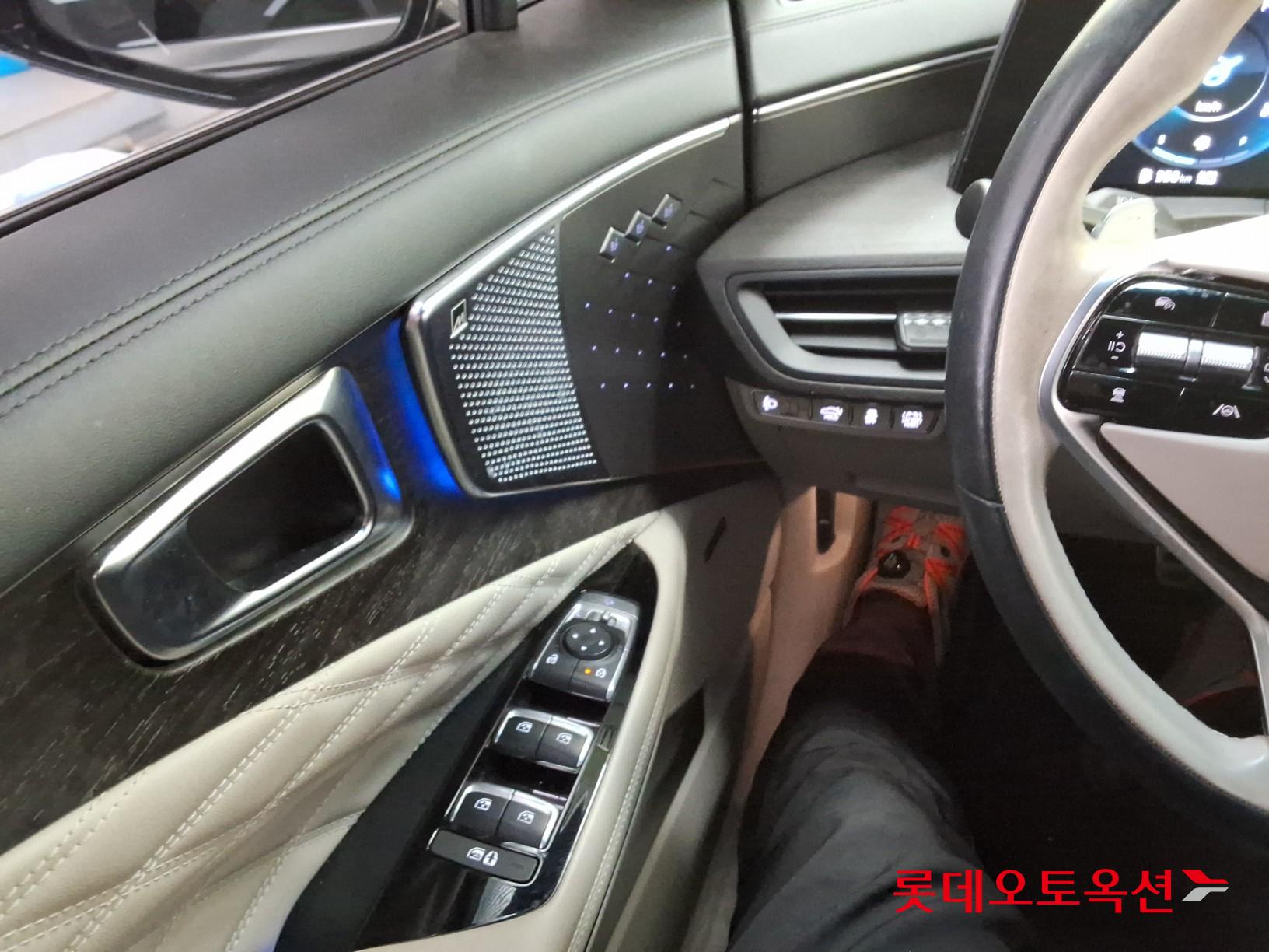 2022 - kia k8