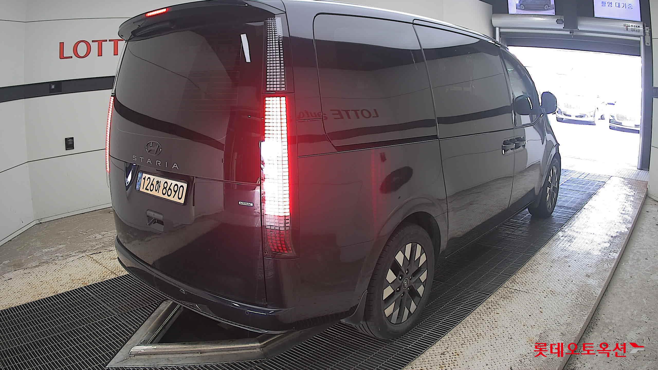 هيونداي Staria 2022 — صورة 12