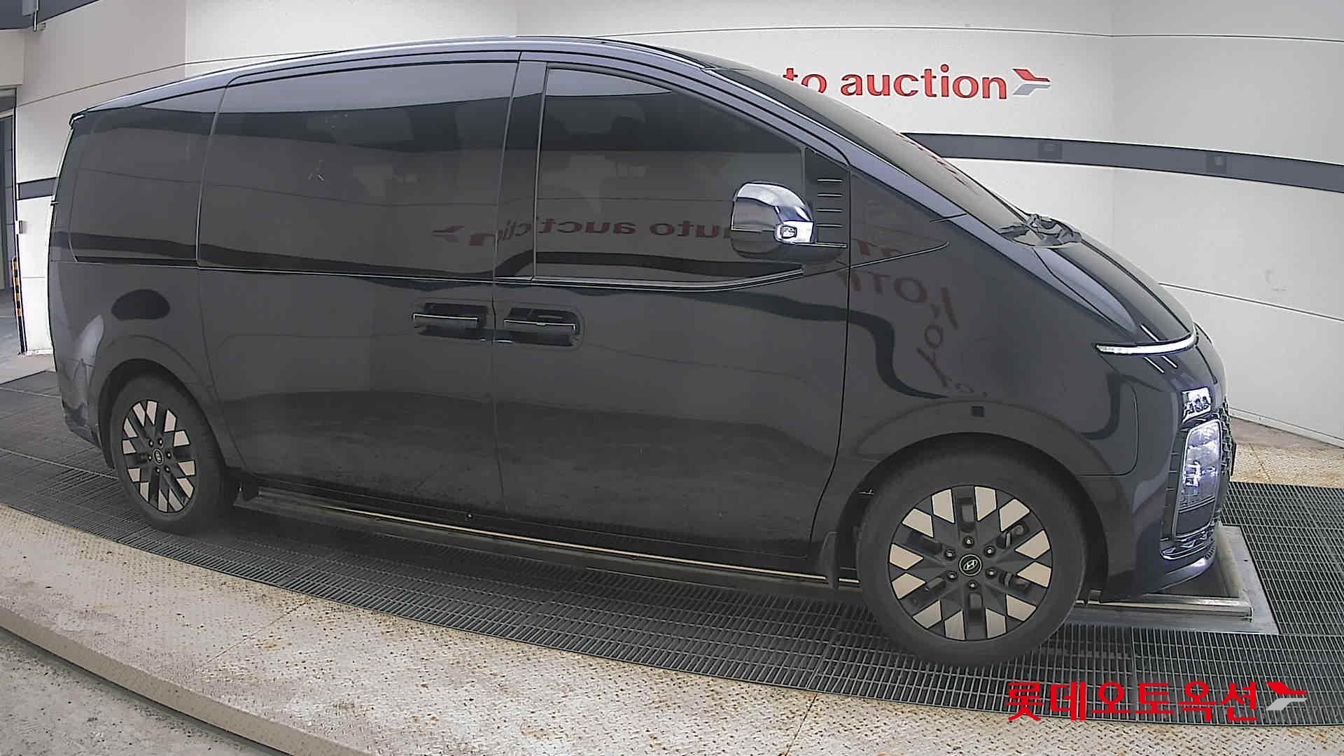 هيونداي Staria 2022 — صورة 17