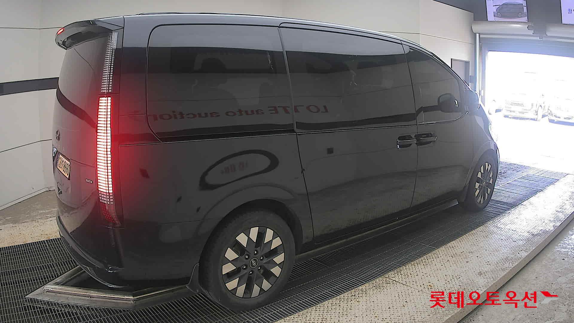 هيونداي Staria 2022 — صورة 14