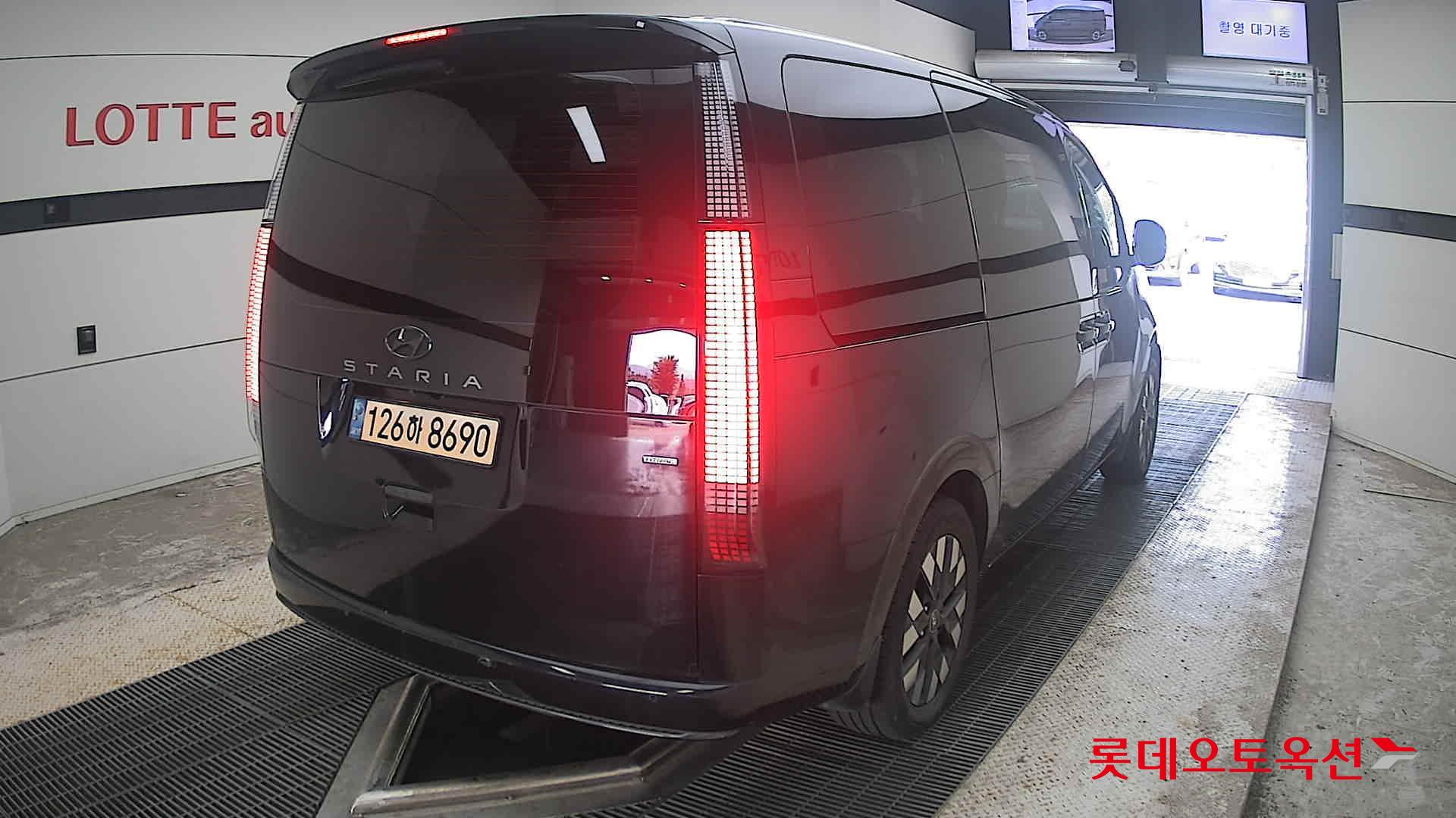 هيونداي Staria 2022 — صورة 13