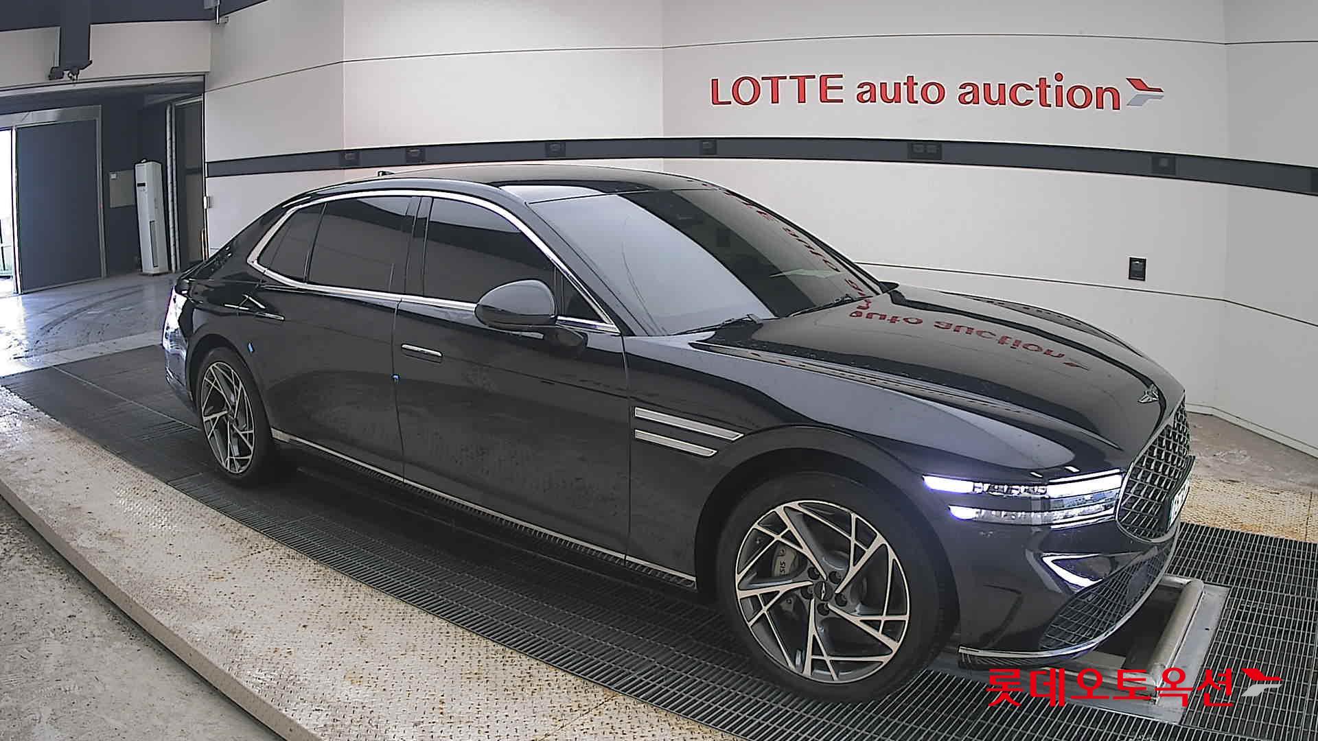 جينيسيس G90 2022 — صورة 18