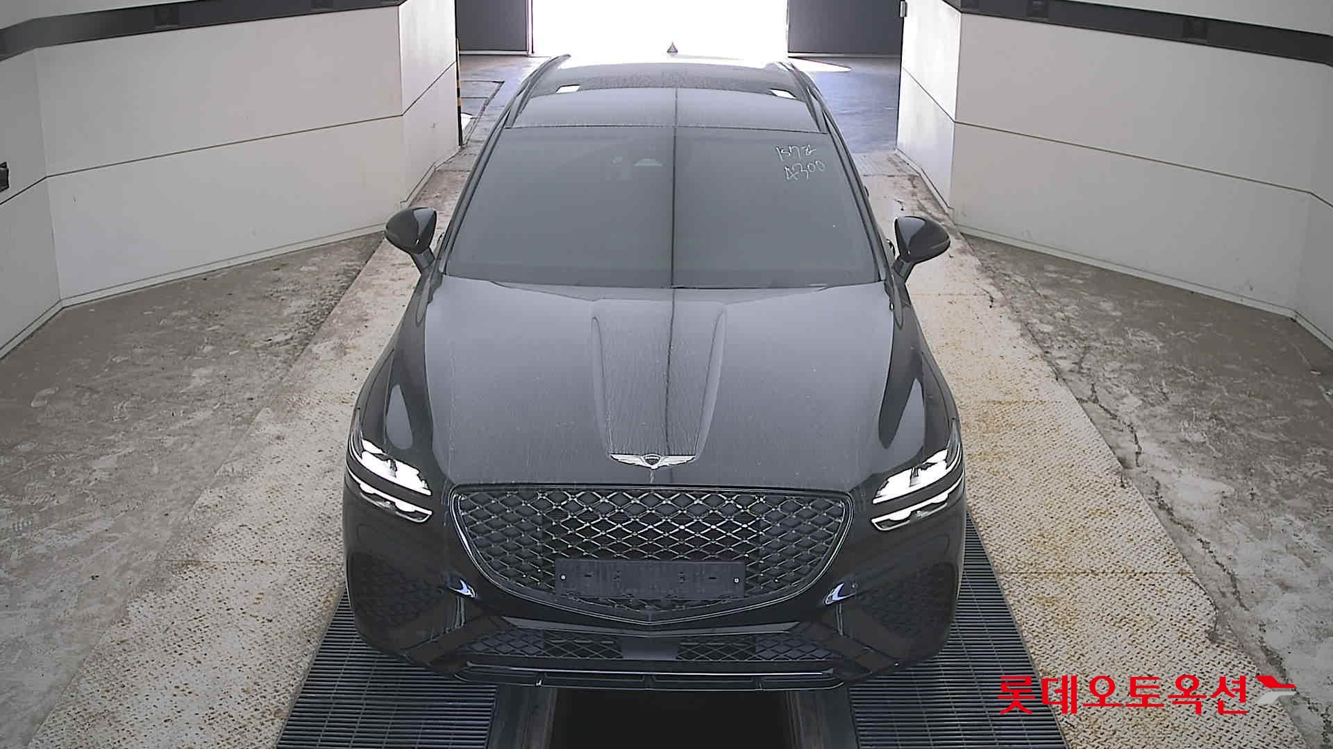 جينيسيس Gv70 2021 — صورة 1