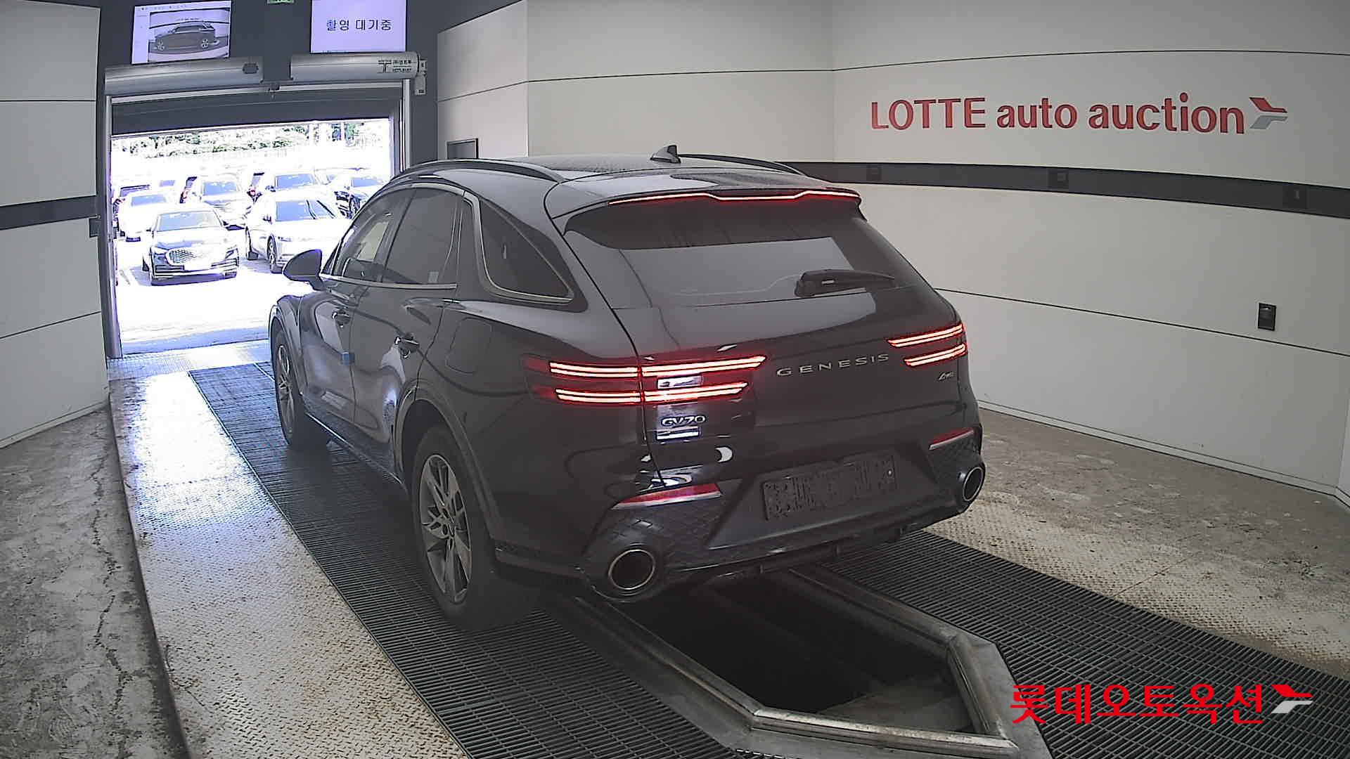 جينيسيس Gv70 2021 — صورة 9