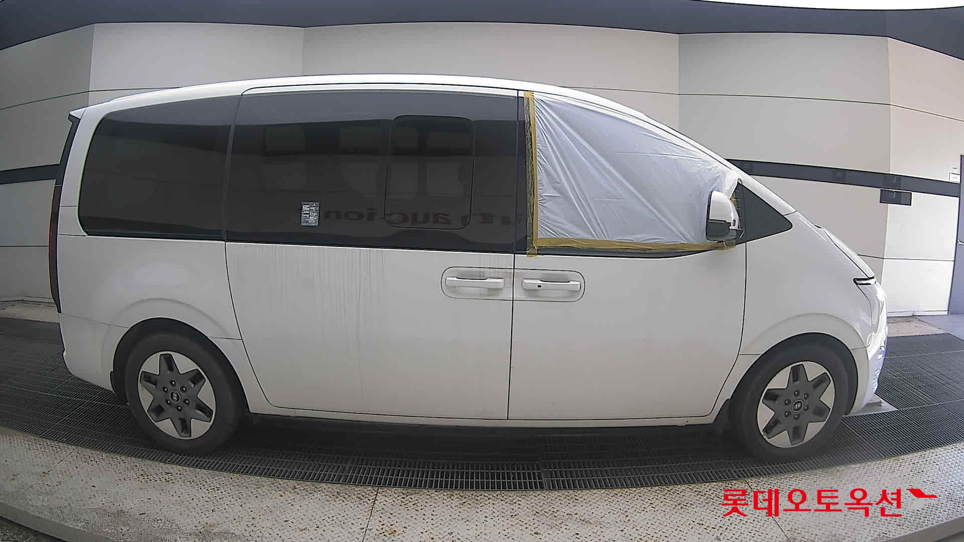 هيونداي Staria 2022 — صورة 16