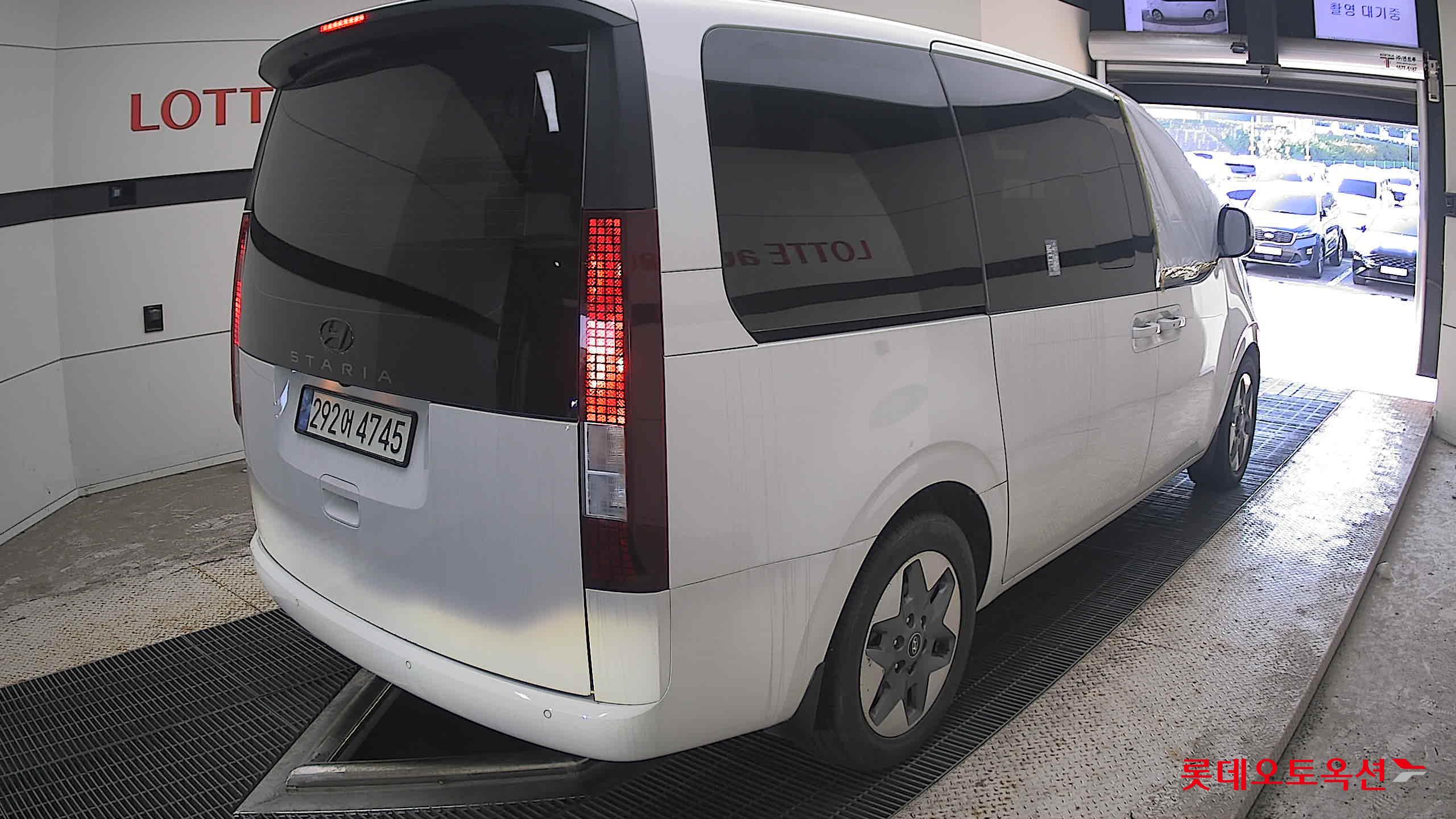 هيونداي Staria 2022 — صورة 12