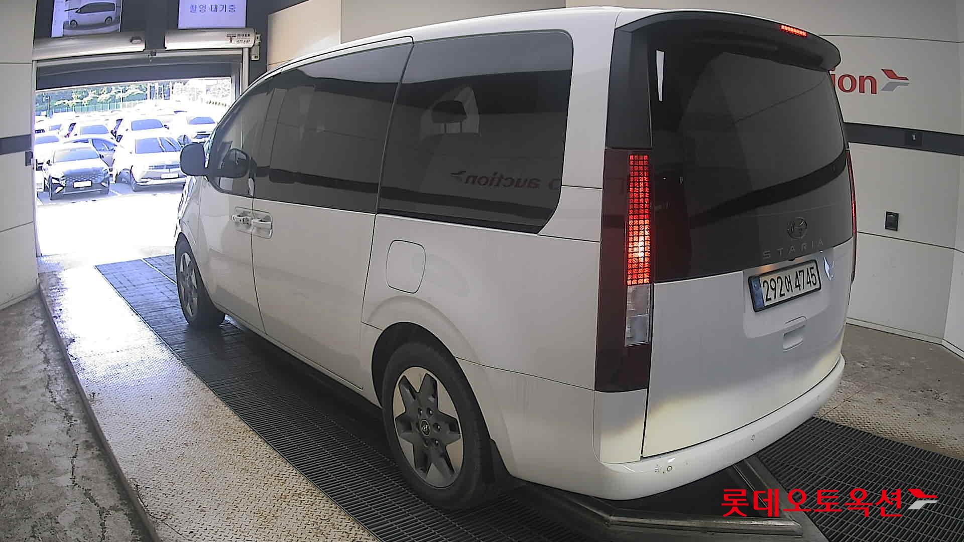هيونداي Staria 2022 — صورة 10