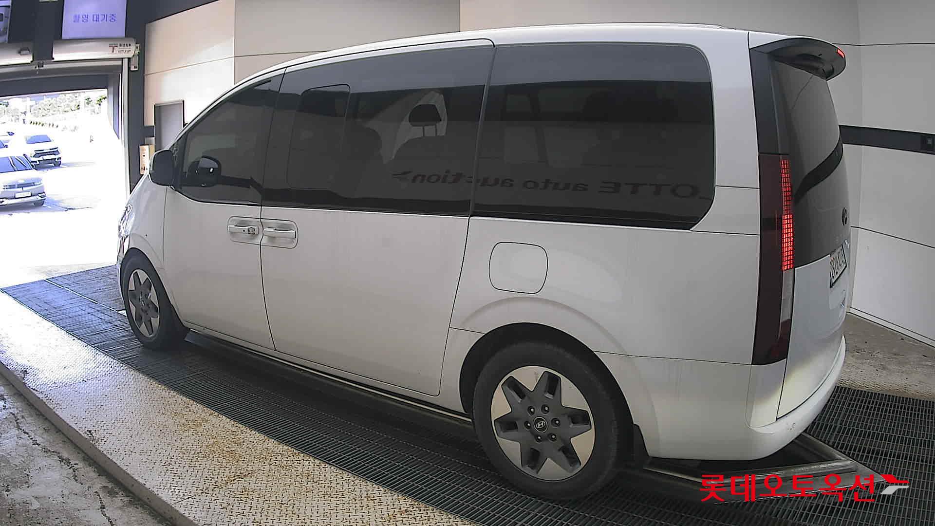 هيونداي Staria 2022 — صورة 8