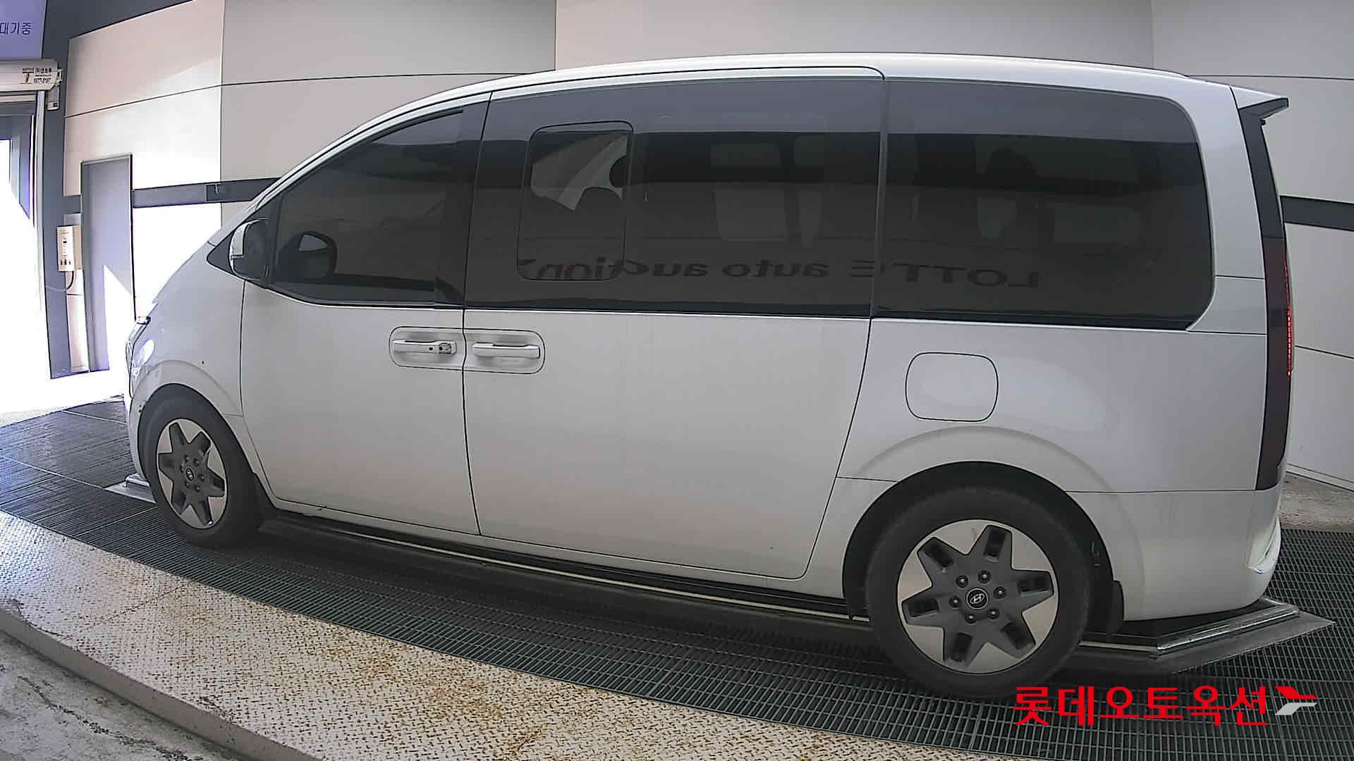 هيونداي Staria 2022 — صورة 7