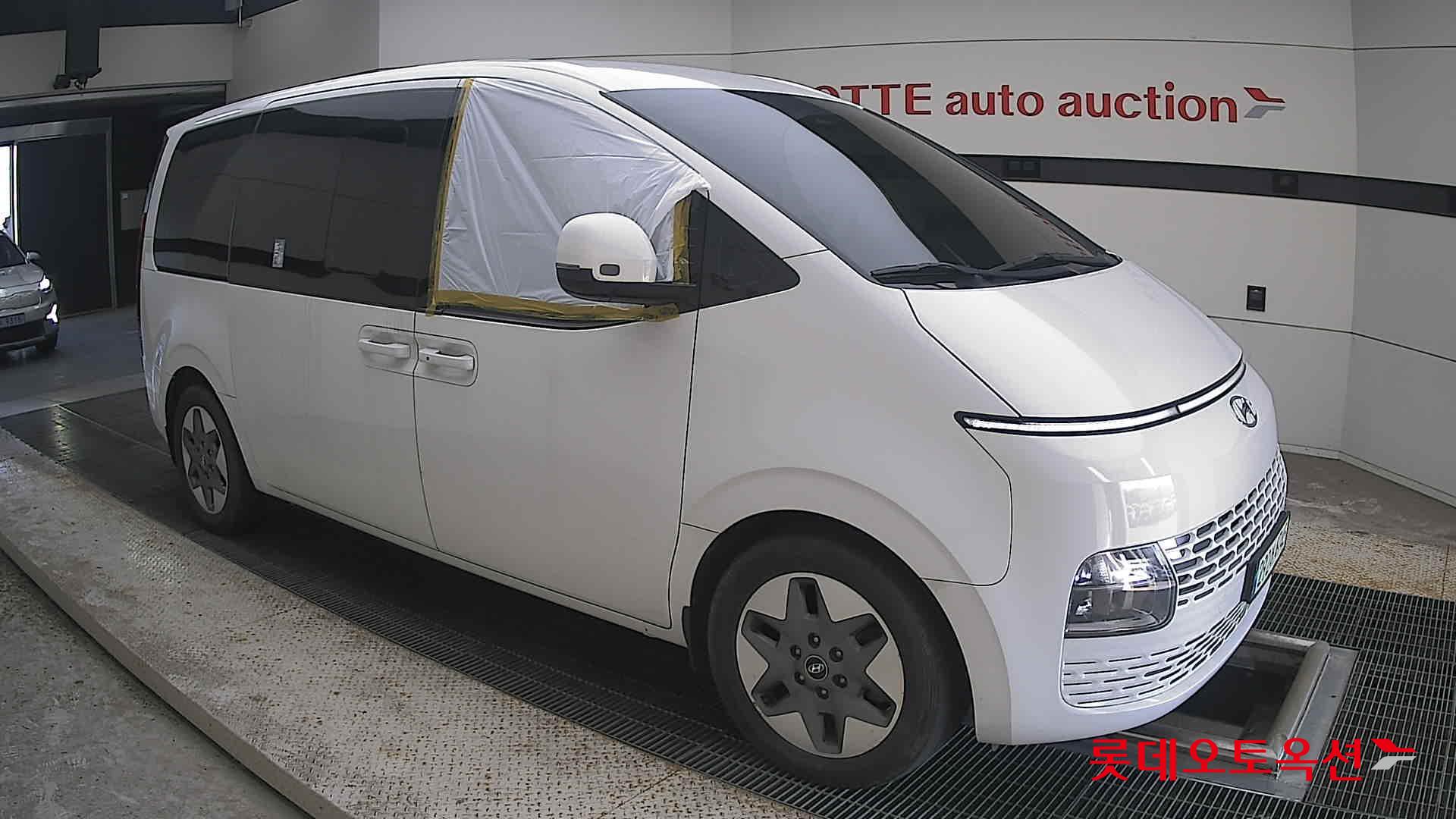 هيونداي Staria 2022 — صورة 18