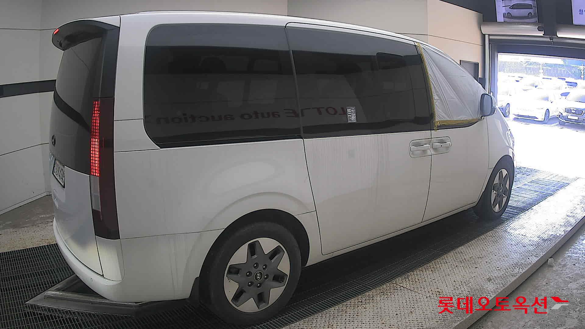 هيونداي Staria 2022 — صورة 14