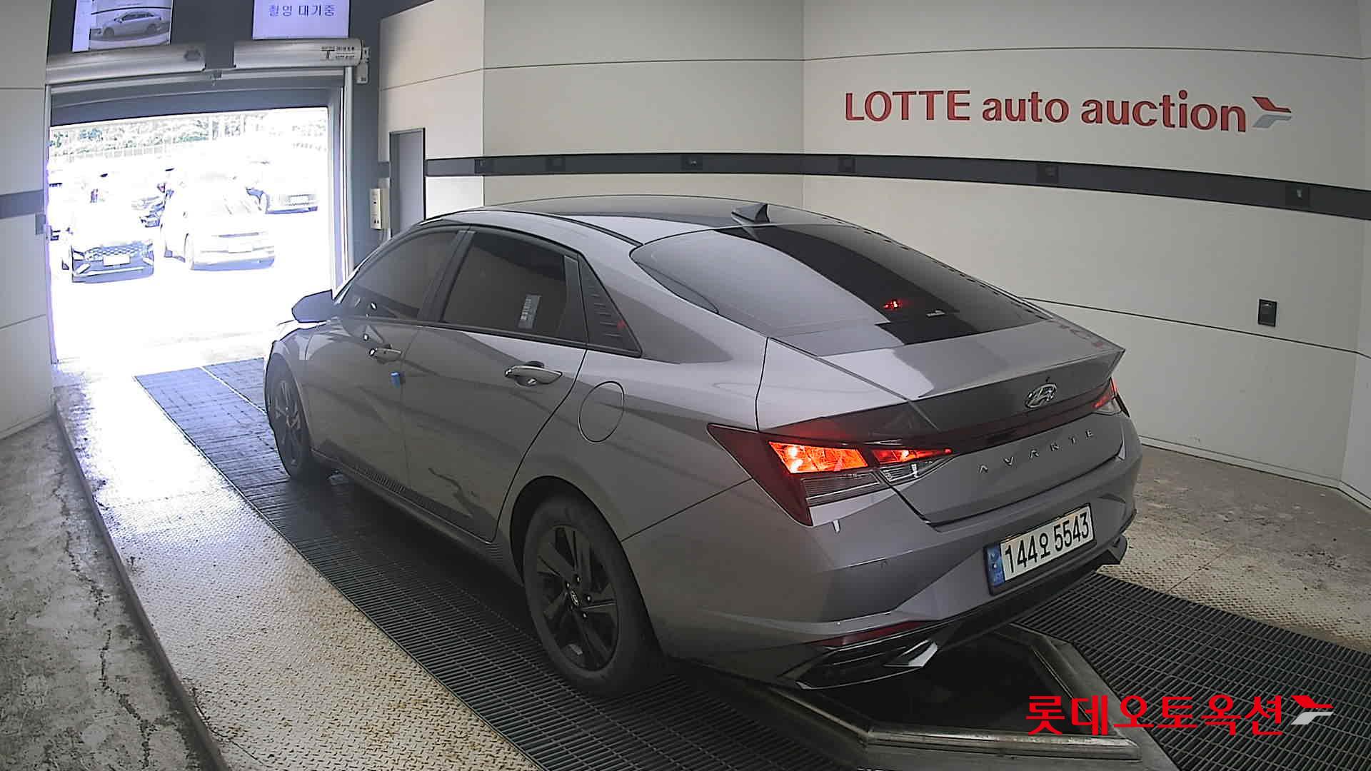 هيونداي أفانتي 2023 MODERN
