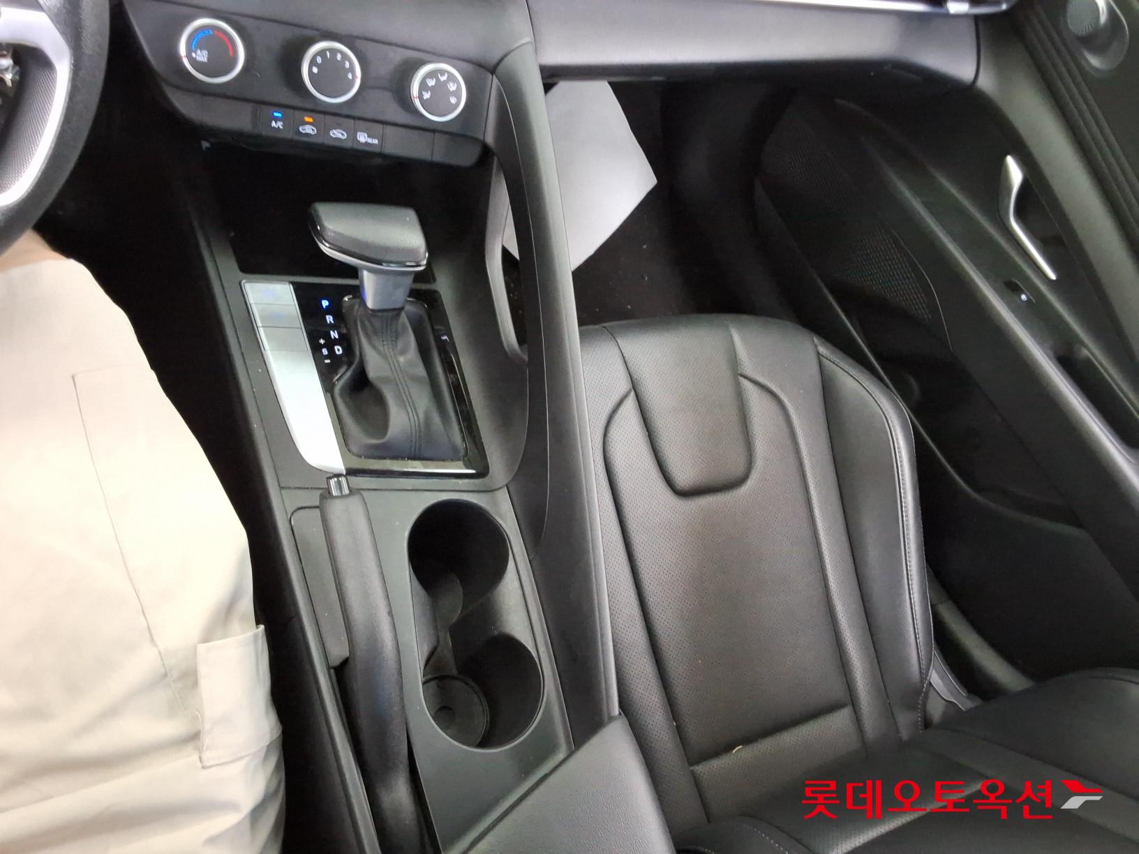 هيونداي أفانتي 2023 SMART