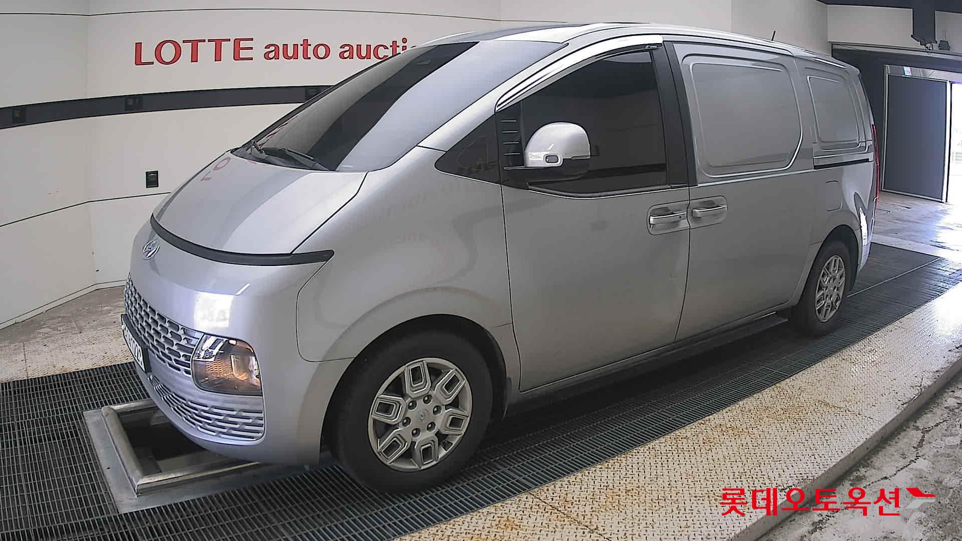 هيونداي ستاريا 2022