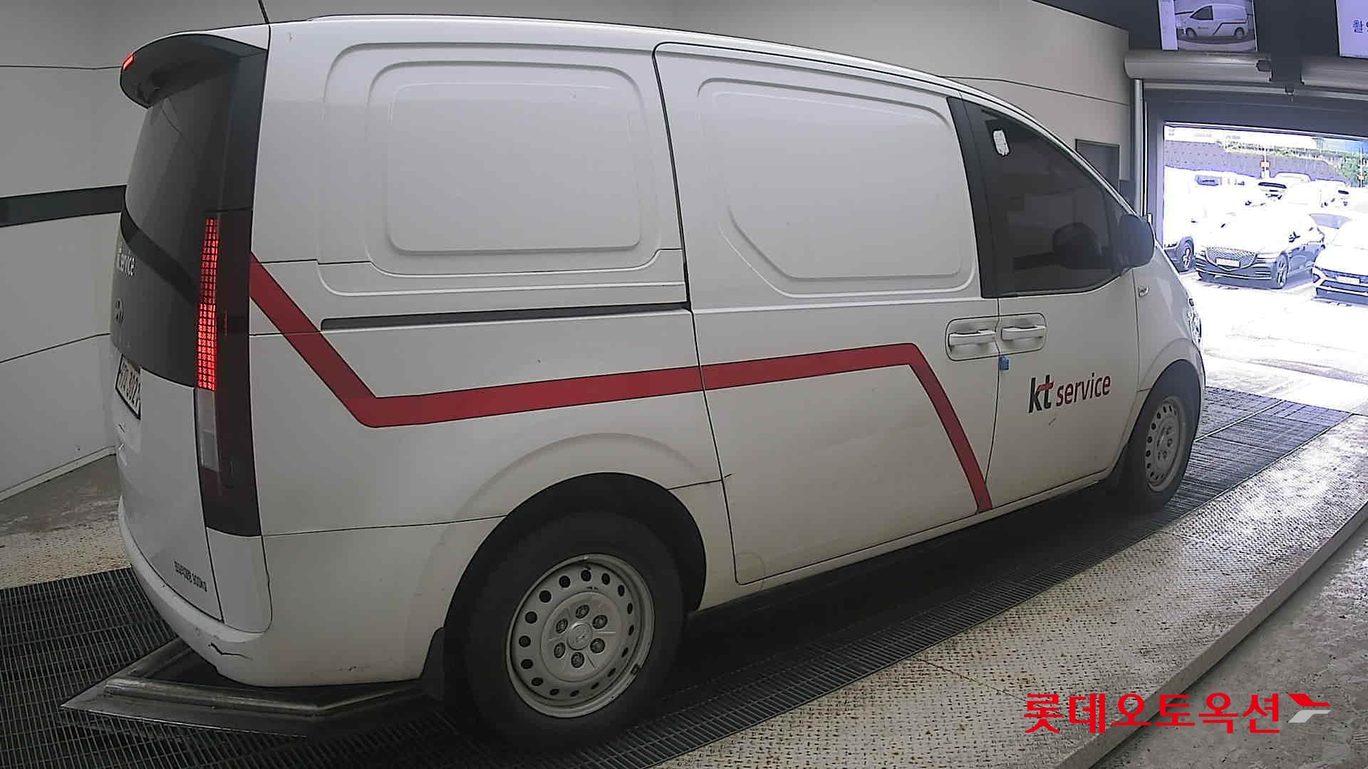 هيونداي ستاريا 2022
