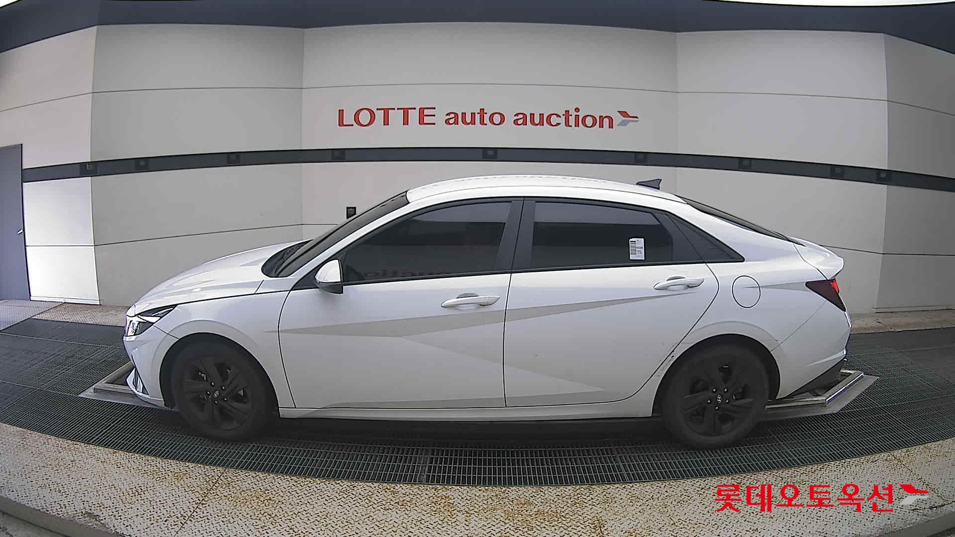 هيونداي أفانتي 2023 MODERN