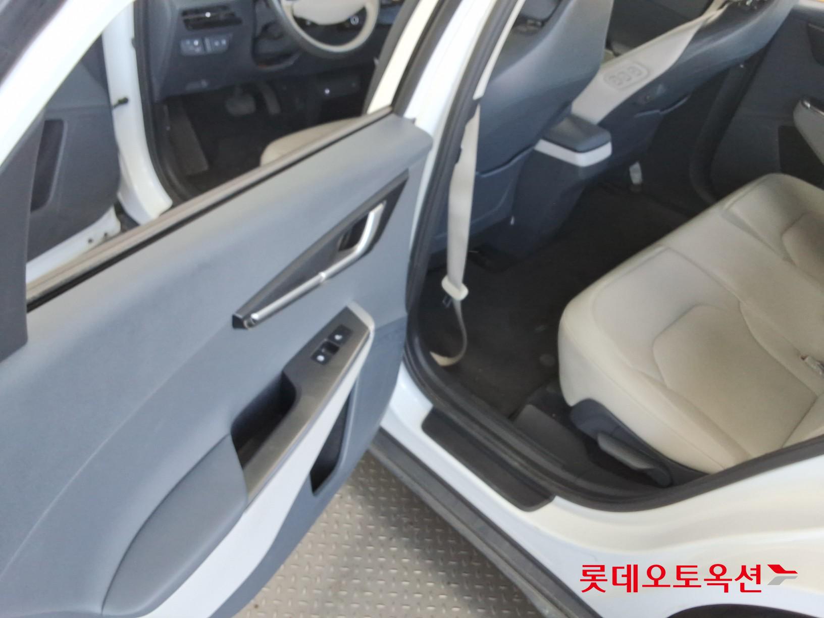 كيا Ev6 2023 — صورة 37
