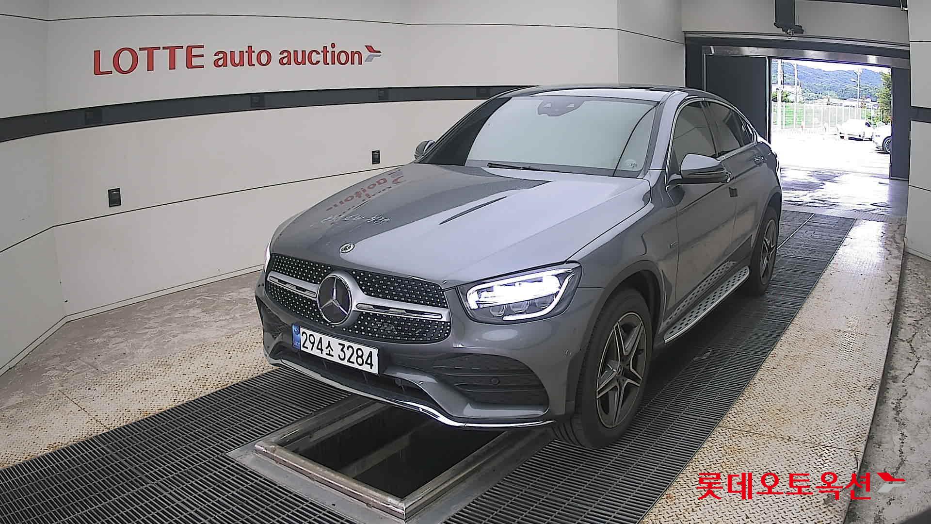 مرسيدس بنز Glc300 2021 4M