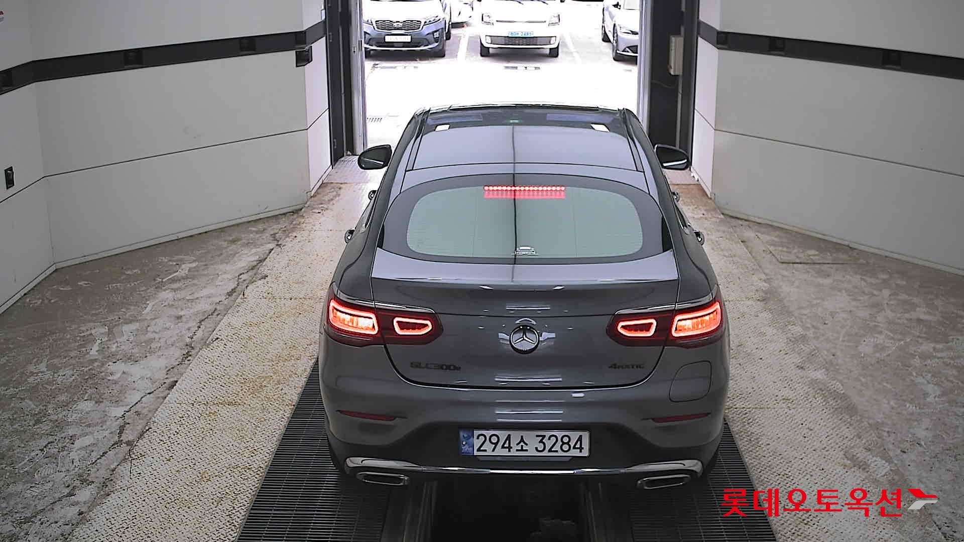 مرسيدس بنز Glc300 2021 4M