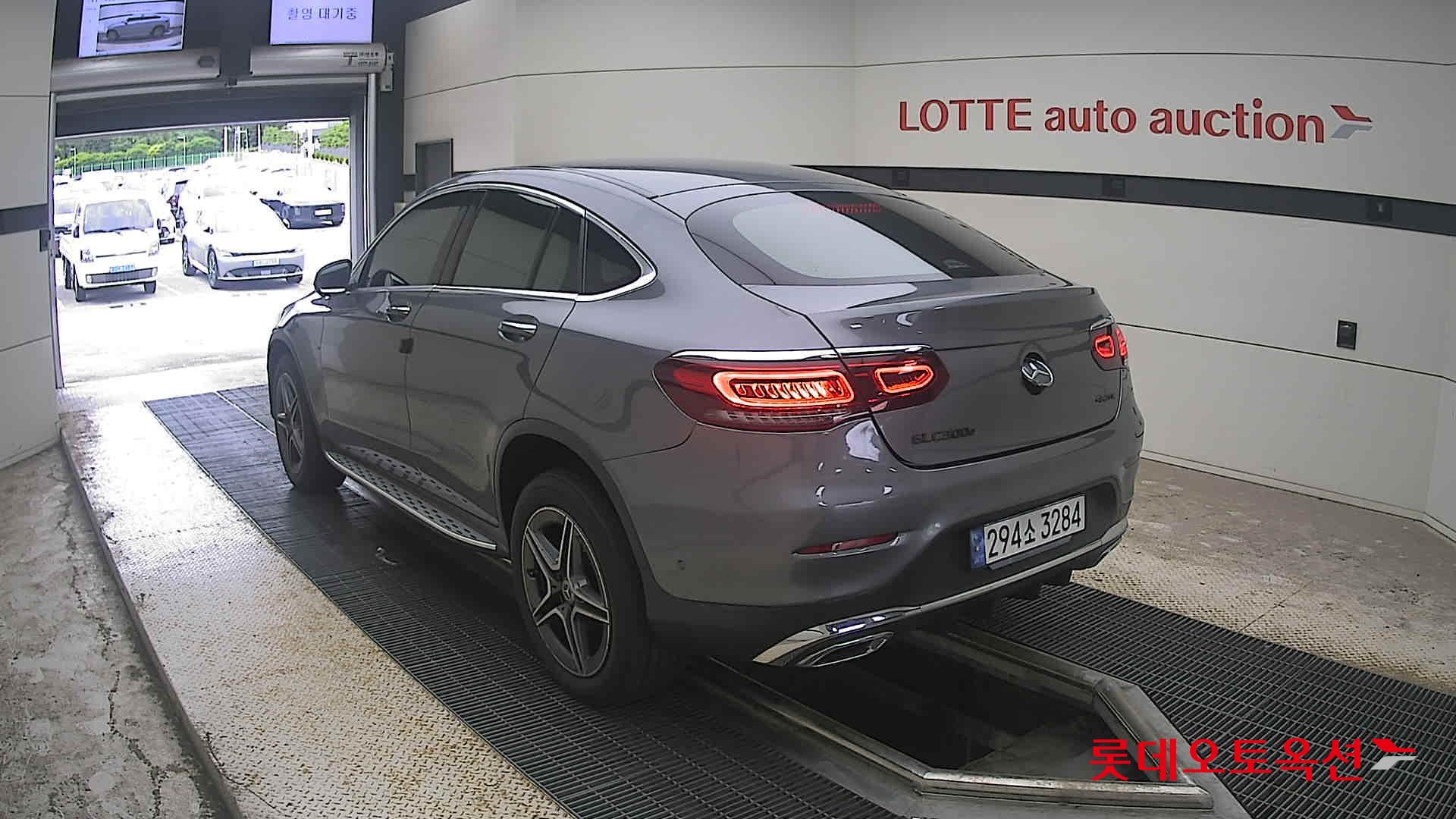 مرسيدس بنز Glc300 2021 4M