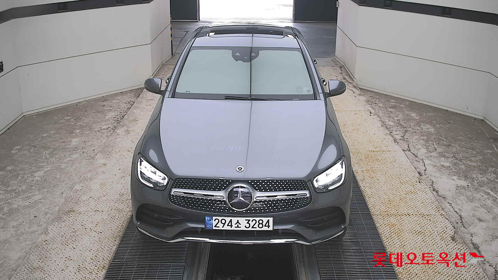 مرسيدس بنز Glc300 2021 4M