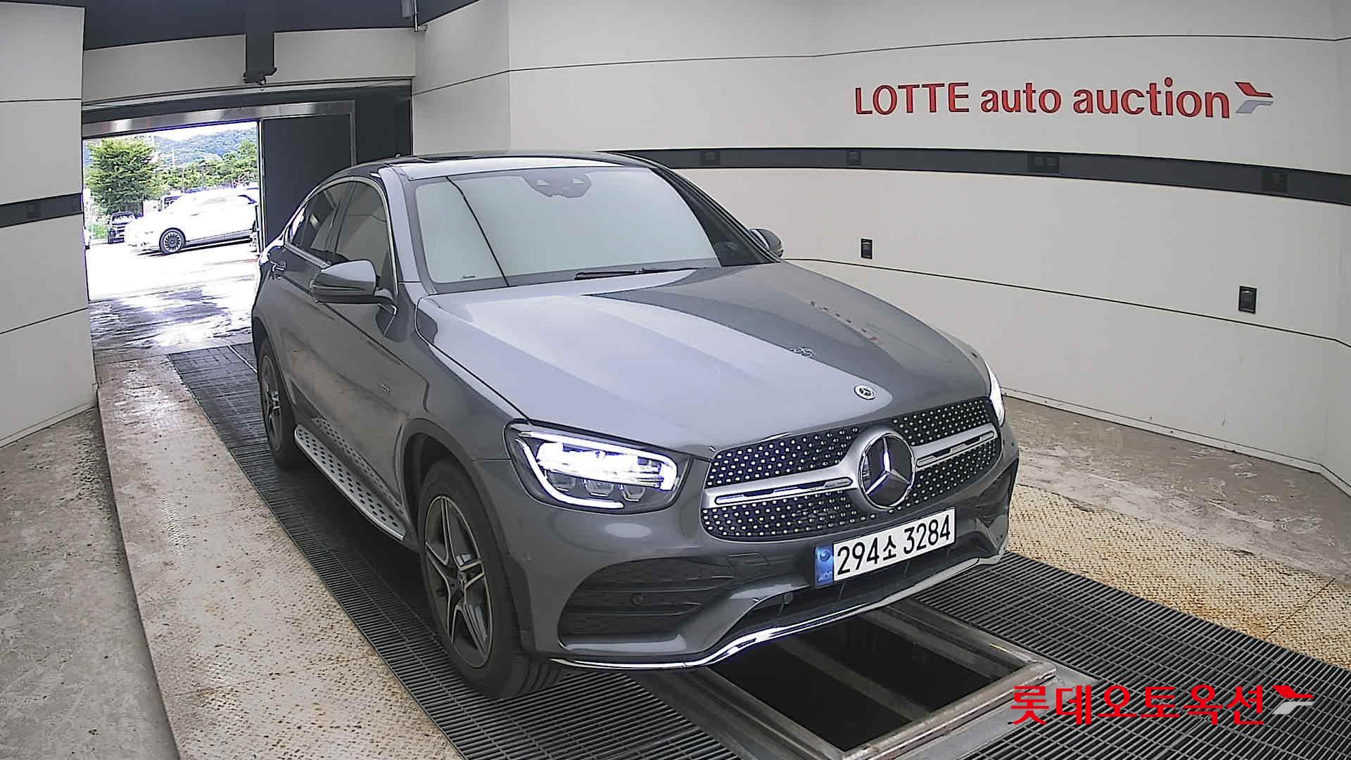 مرسيدس بنز Glc300 2021 4M