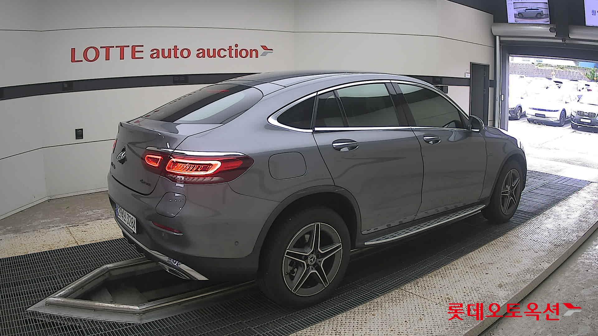 مرسيدس بنز Glc300 2021 4M