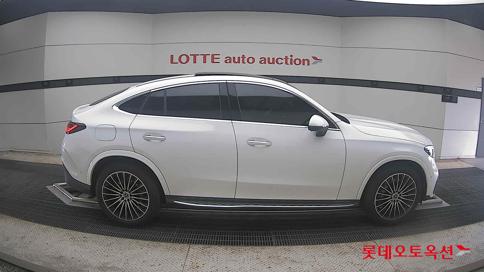 مرسيدس بنز Glc300 2025 4MATIC LINE