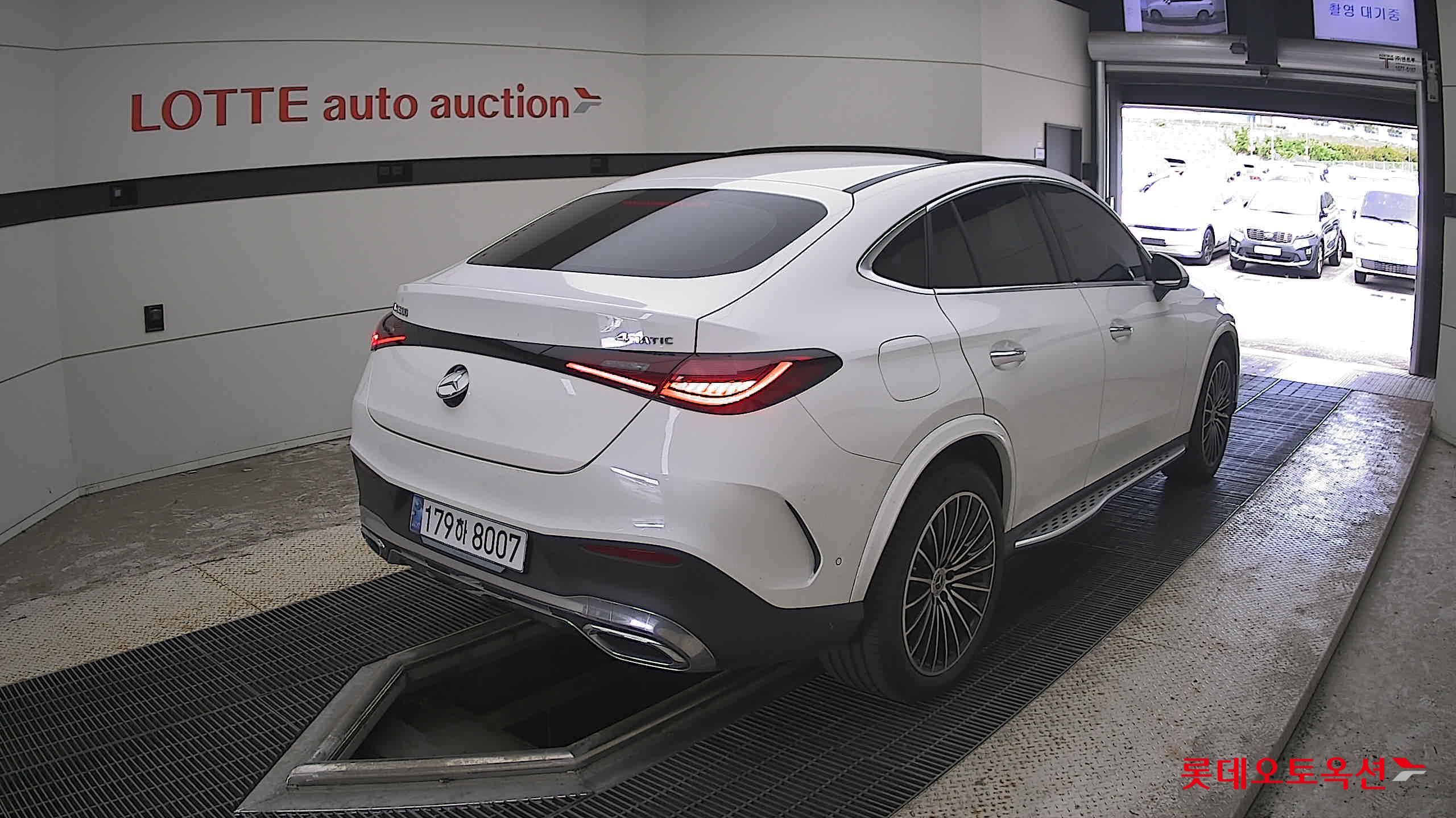 مرسيدس بنز Glc300 2025 4MATIC LINE