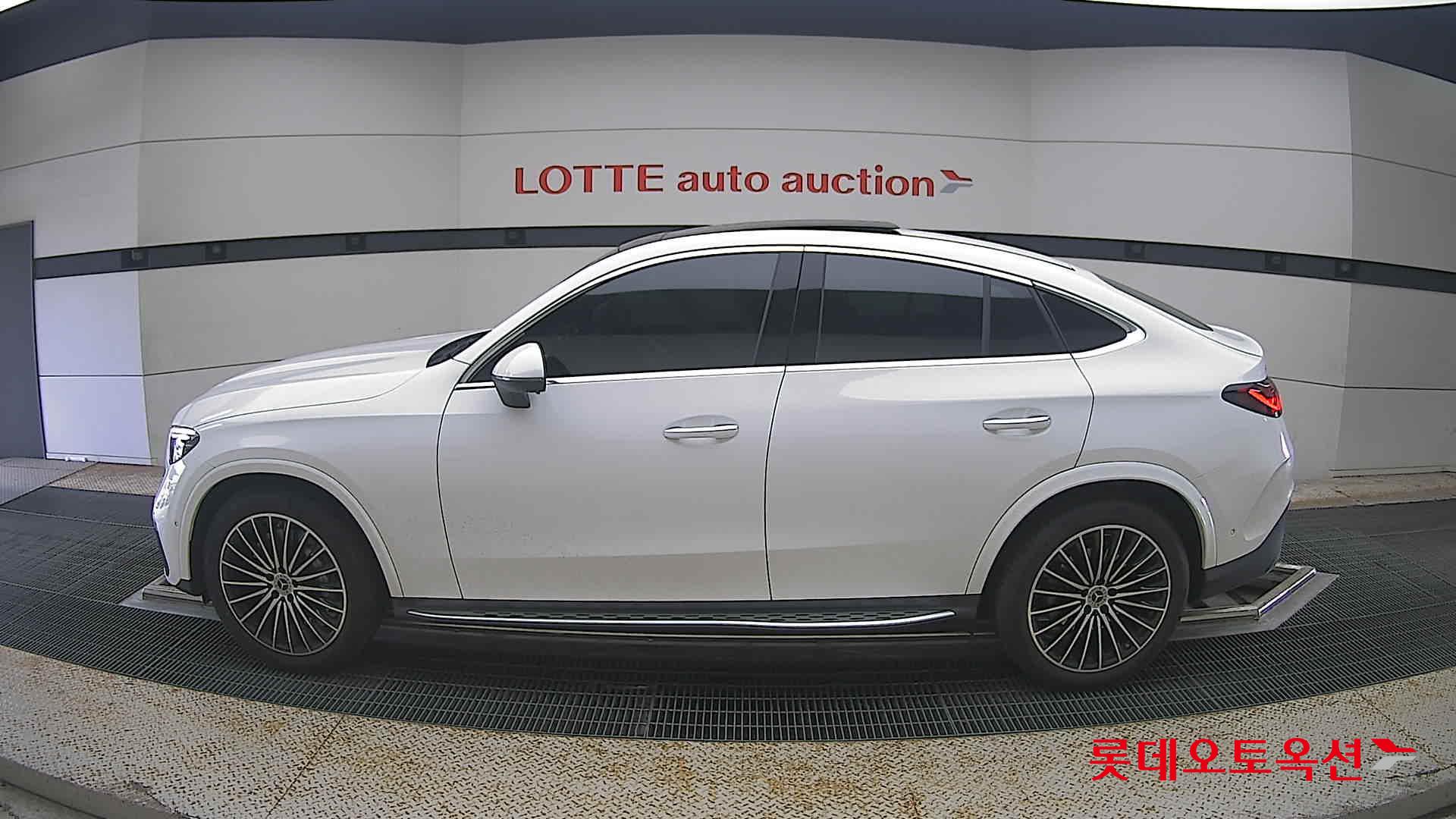 مرسيدس بنز Glc300 2025 4MATIC LINE