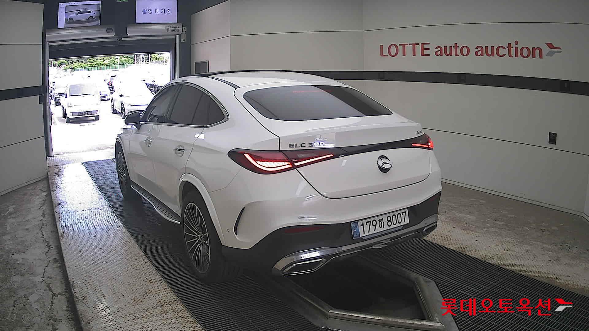 مرسيدس بنز Glc300 2025 4MATIC LINE