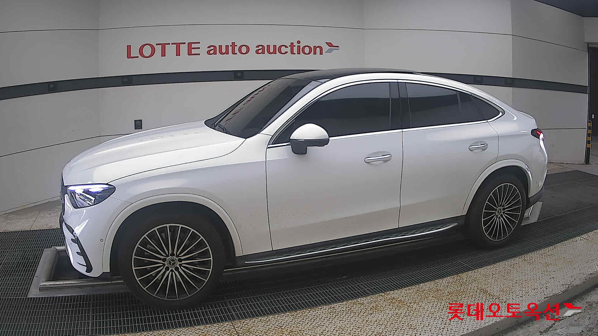 مرسيدس بنز Glc300 2025 4MATIC LINE