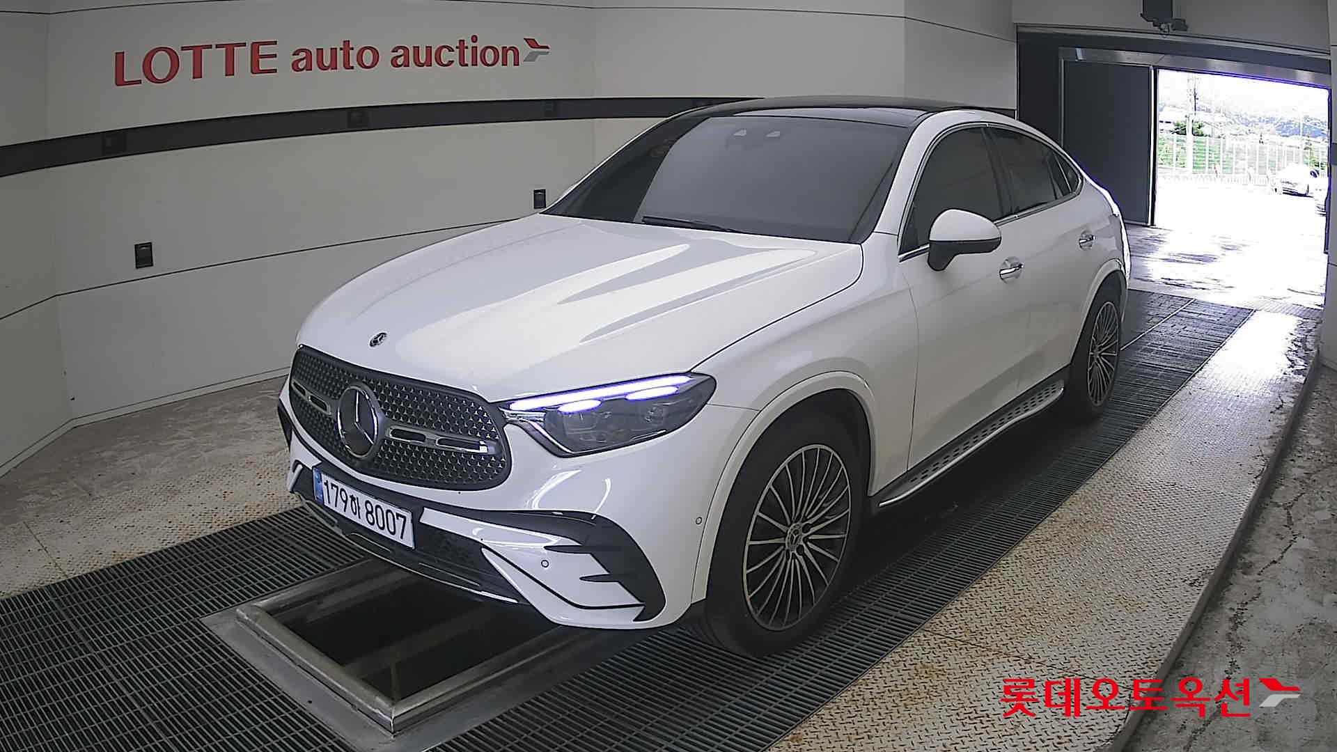 مرسيدس بنز Glc300 2025 4MATIC LINE