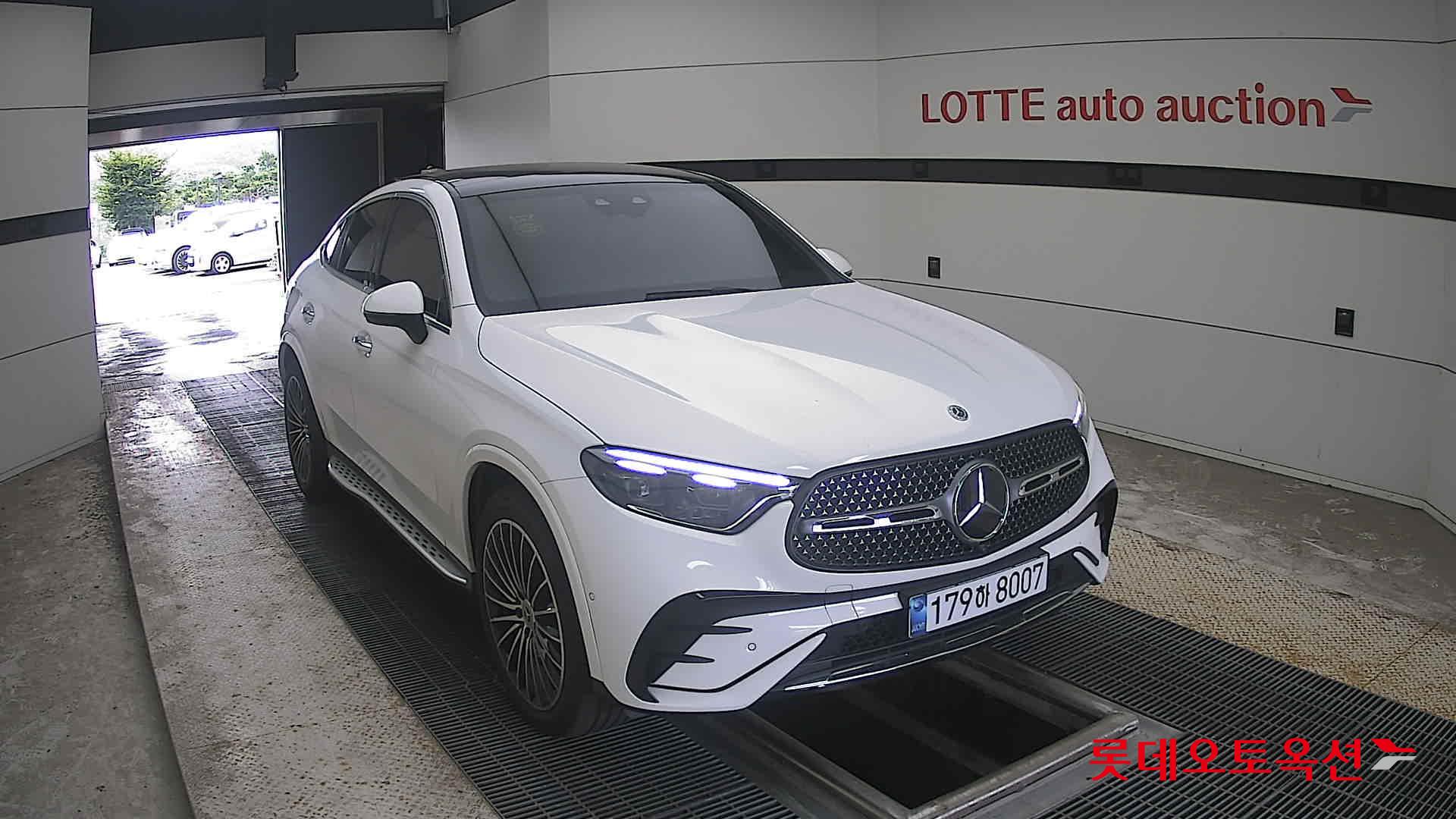 مرسيدس بنز Glc300 2025 4MATIC LINE