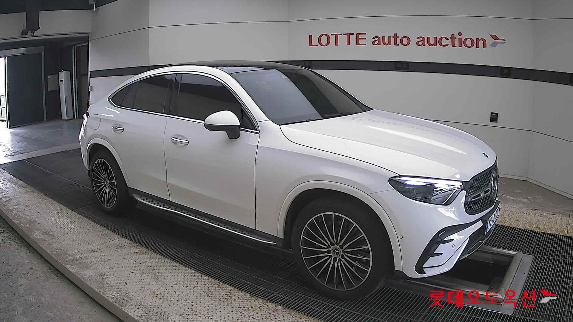 مرسيدس بنز Glc300 2025 4MATIC LINE