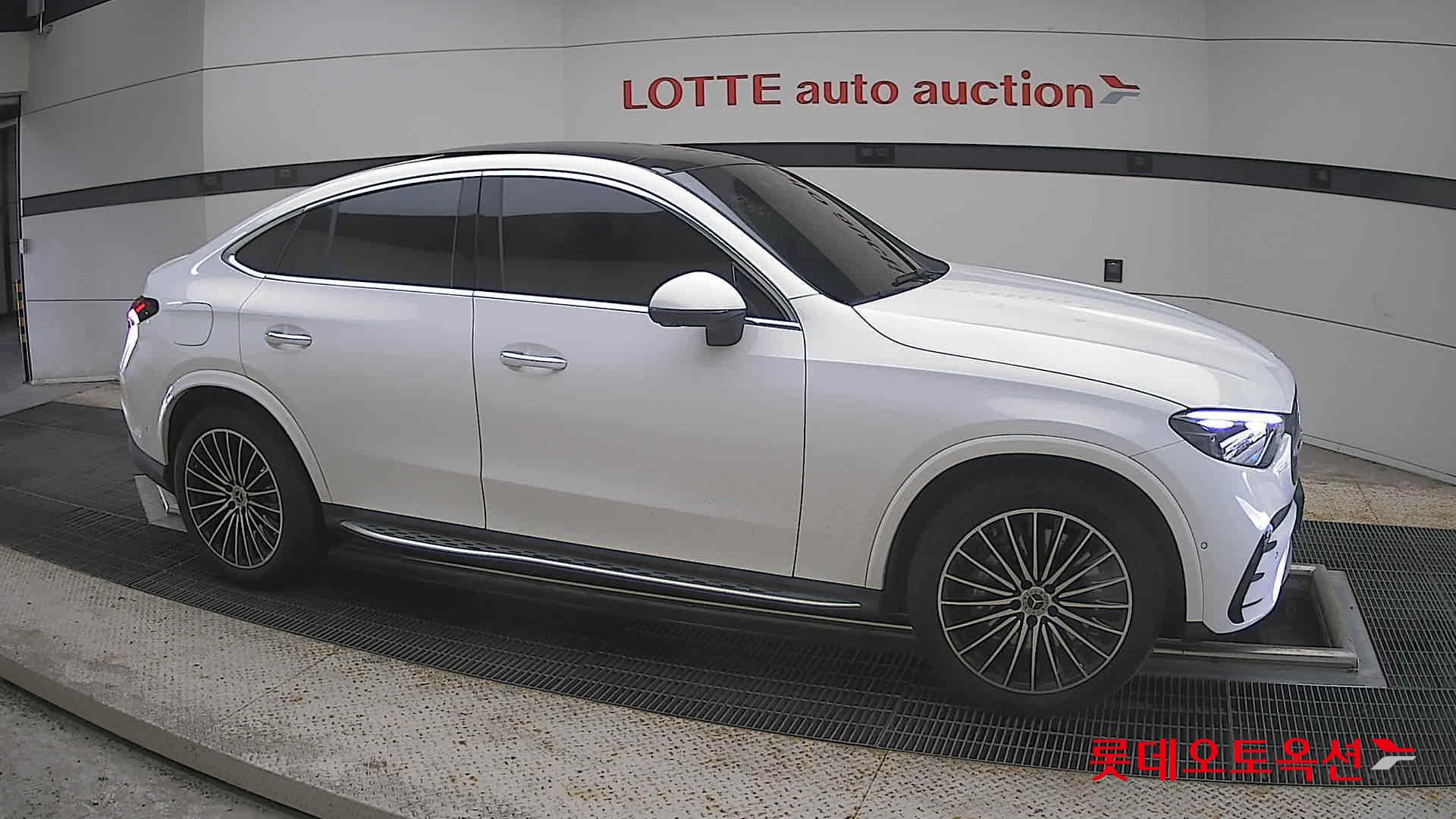 مرسيدس بنز Glc300 2025 4MATIC LINE