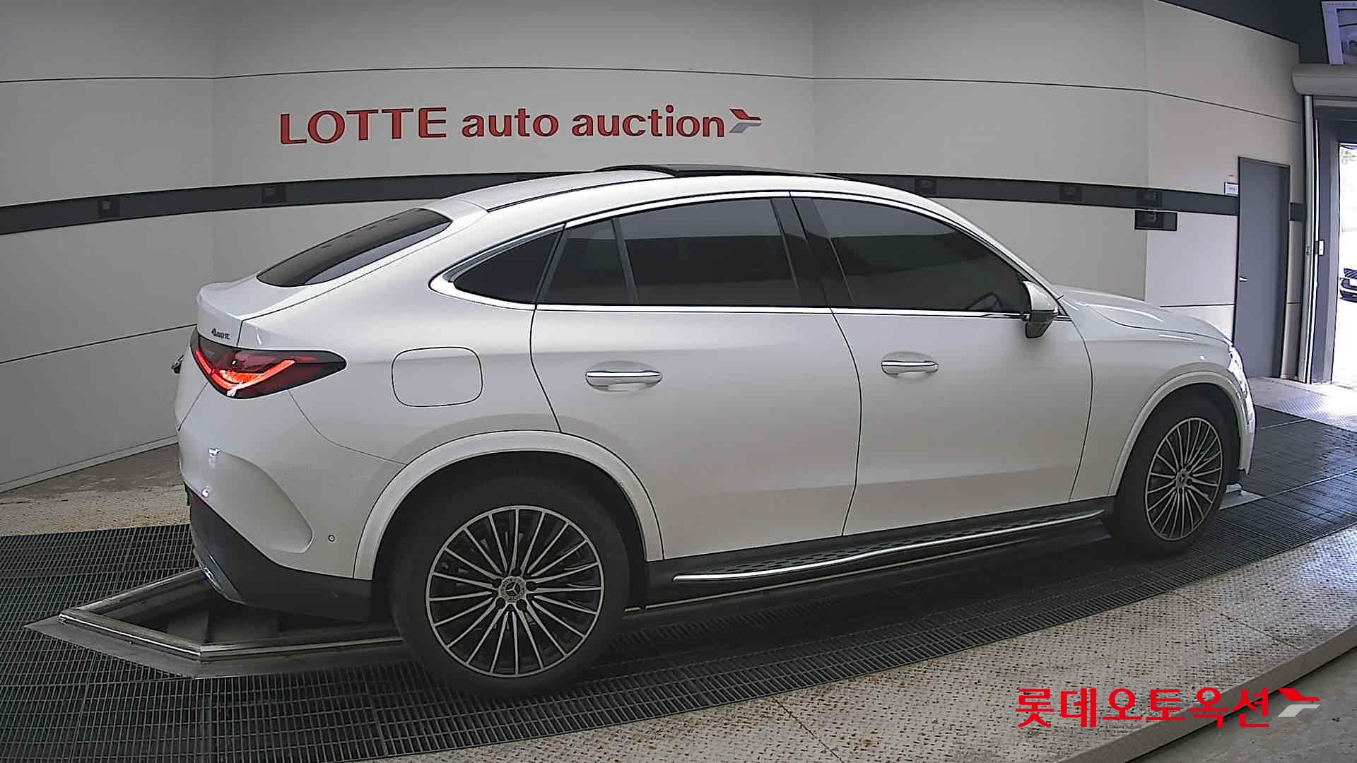 مرسيدس بنز Glc300 2025 4MATIC LINE