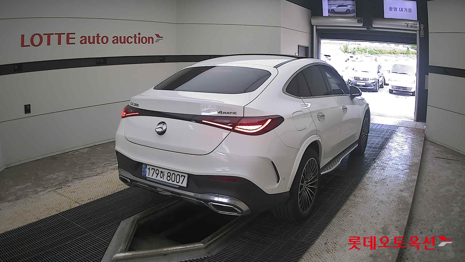 مرسيدس بنز Glc300 2025 4MATIC LINE