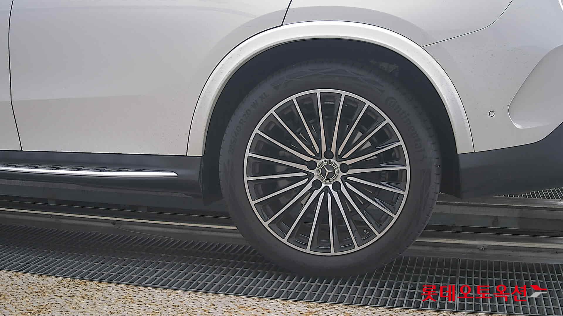 مرسيدس بنز Glc300 2025 4MATIC LINE