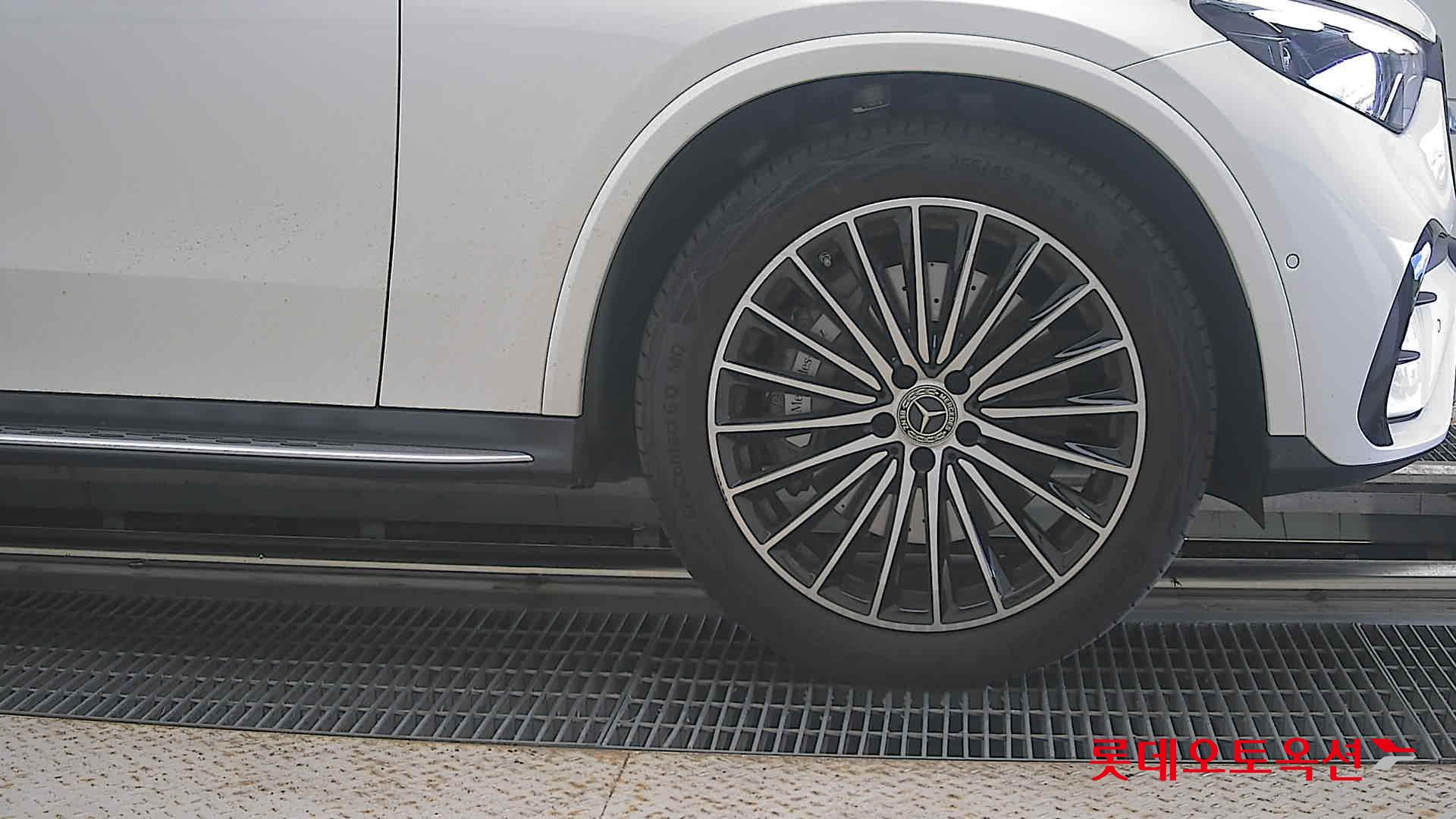 مرسيدس بنز Glc300 2025 4MATIC LINE