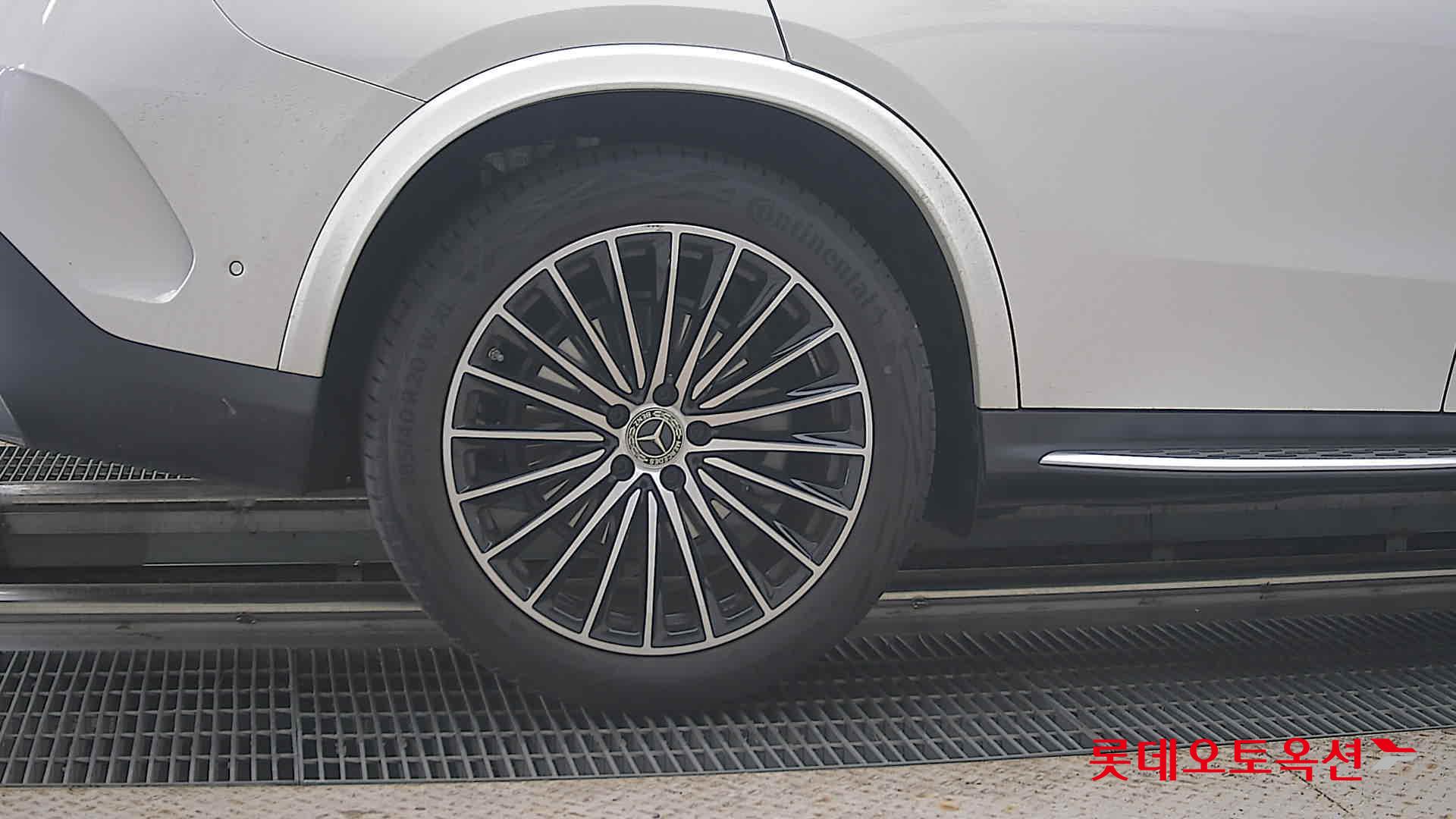 مرسيدس بنز Glc300 2025 4MATIC LINE