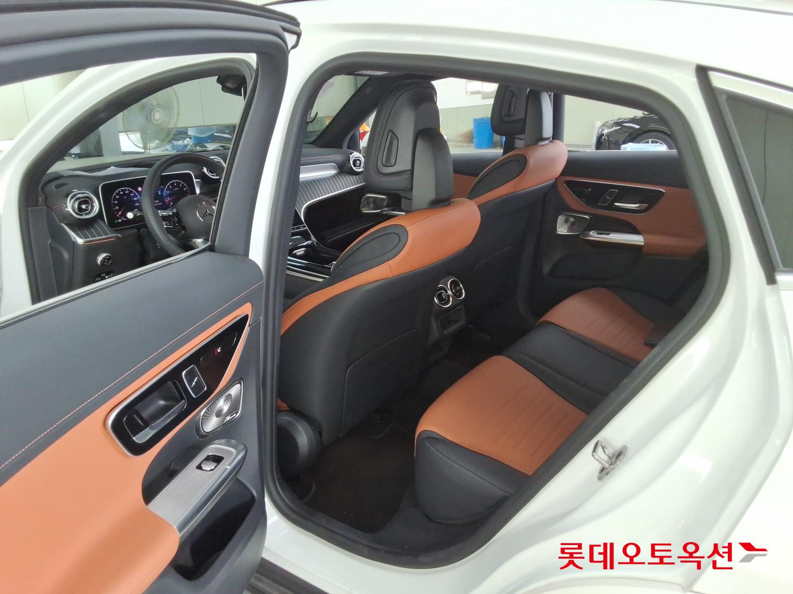 مرسيدس بنز Glc300 2025 4MATIC LINE