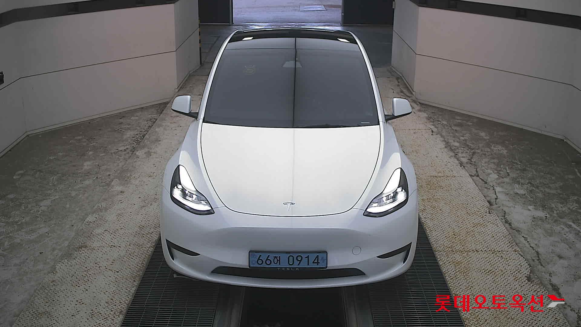 Tesla Model Y 2023