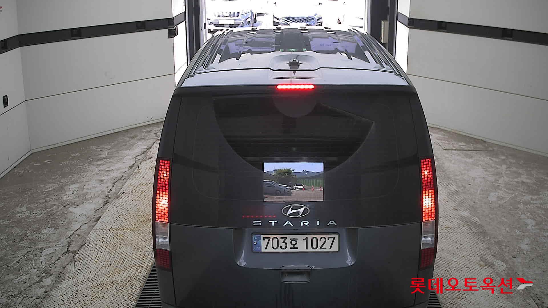 هيونداي Staria 2023 — صورة 11