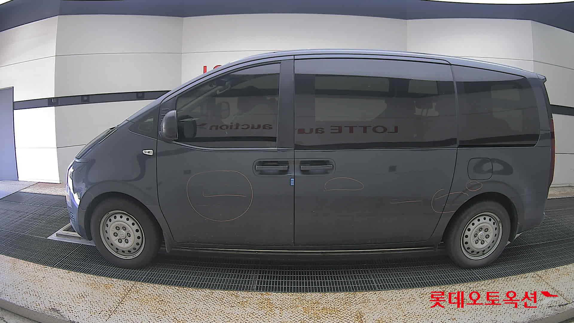 هيونداي Staria 2023 — صورة 6