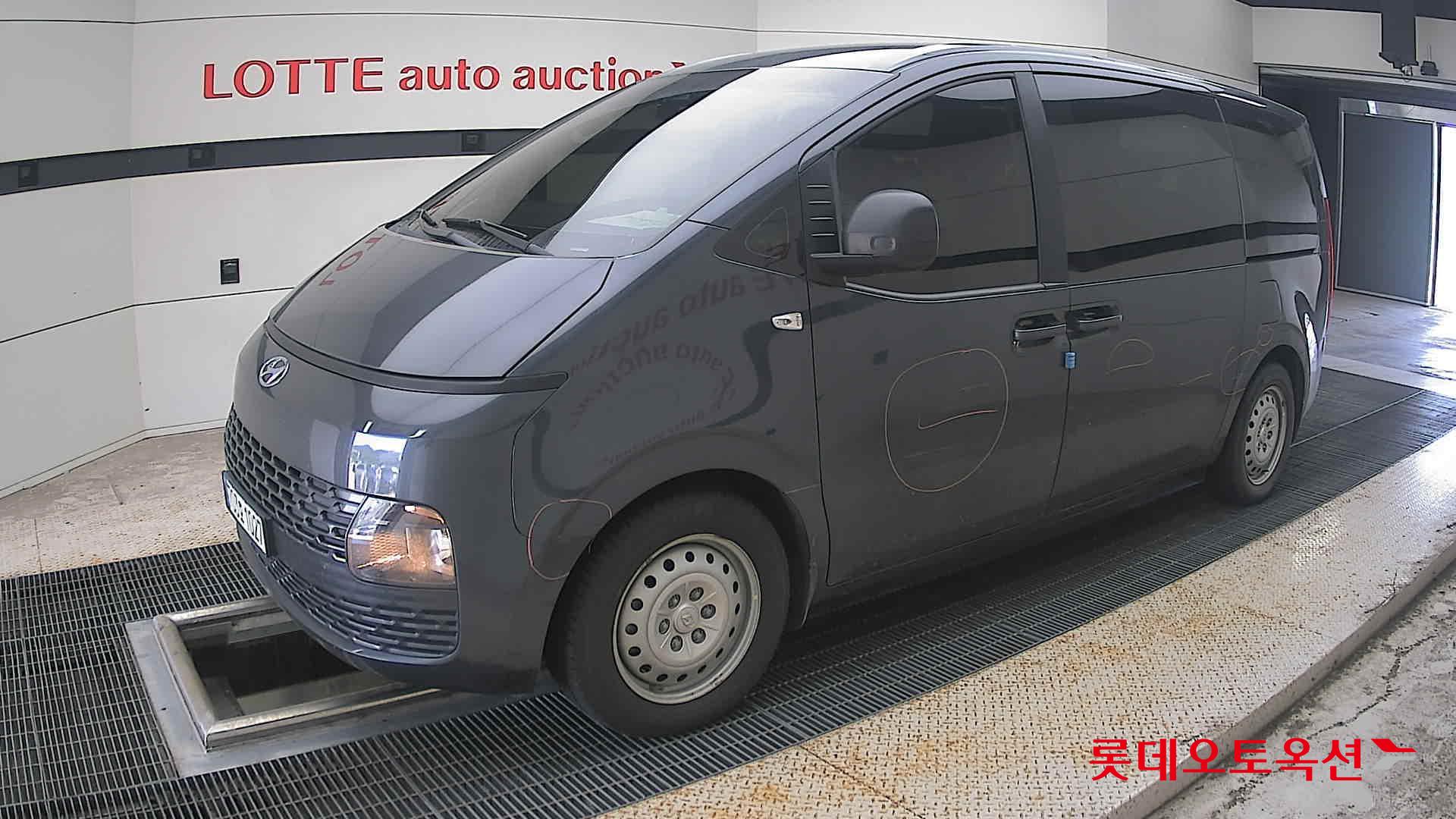 هيونداي Staria 2023 — صورة 4